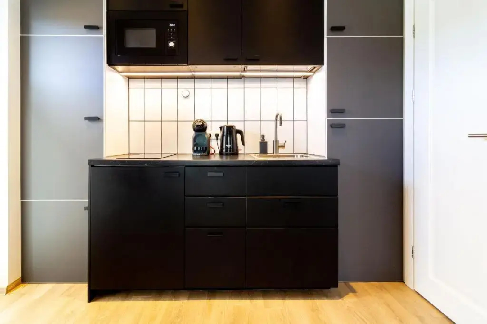 Green Shine Apartment, By Cohost