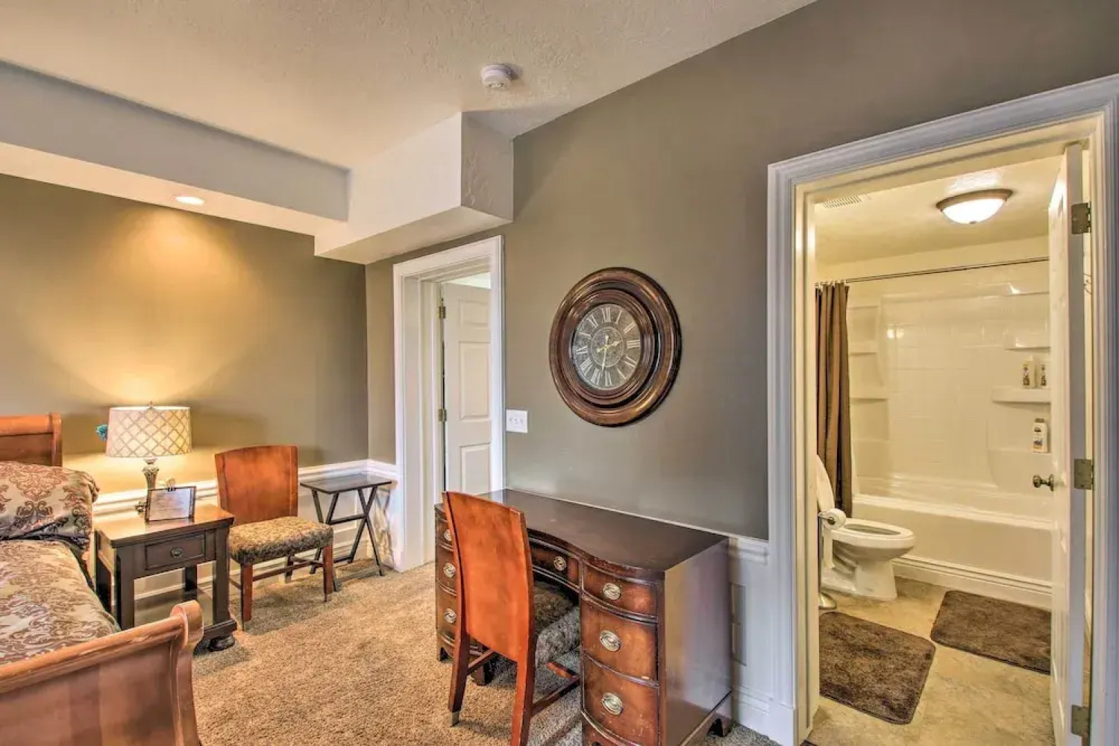 North Logan Studio, Walk to Utah State Campus!