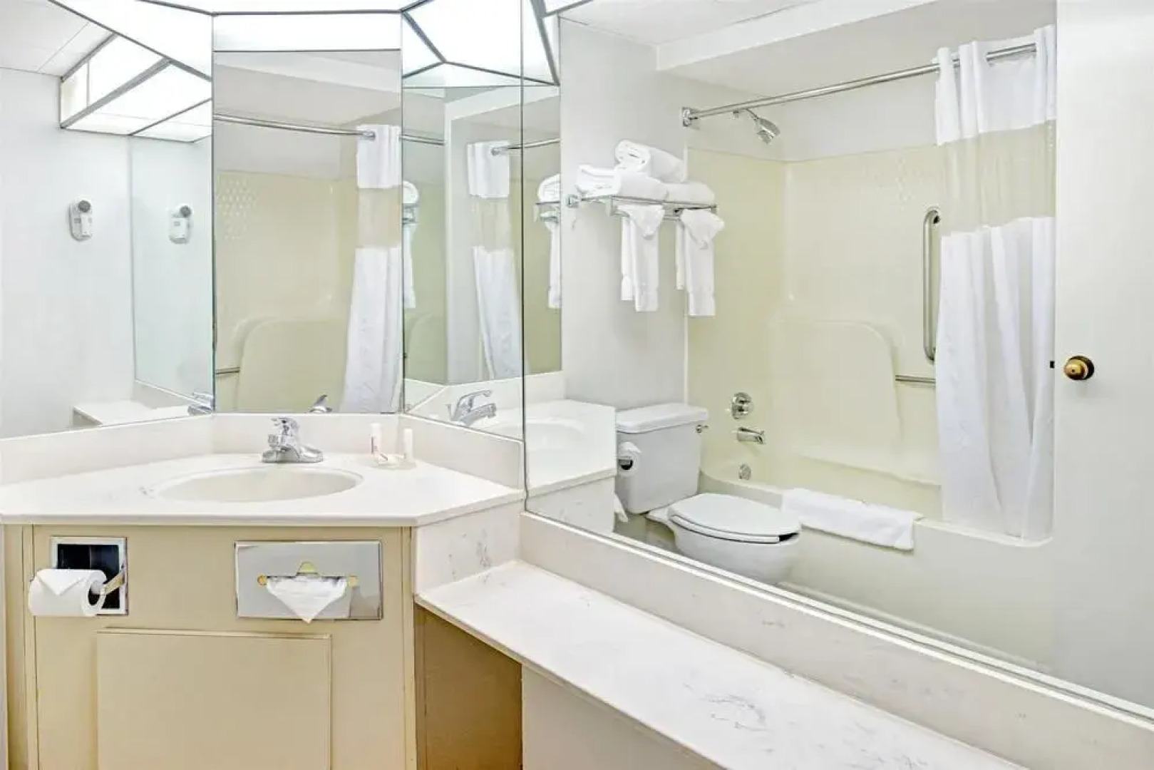 Baymont Inn & Suites Omaha NE