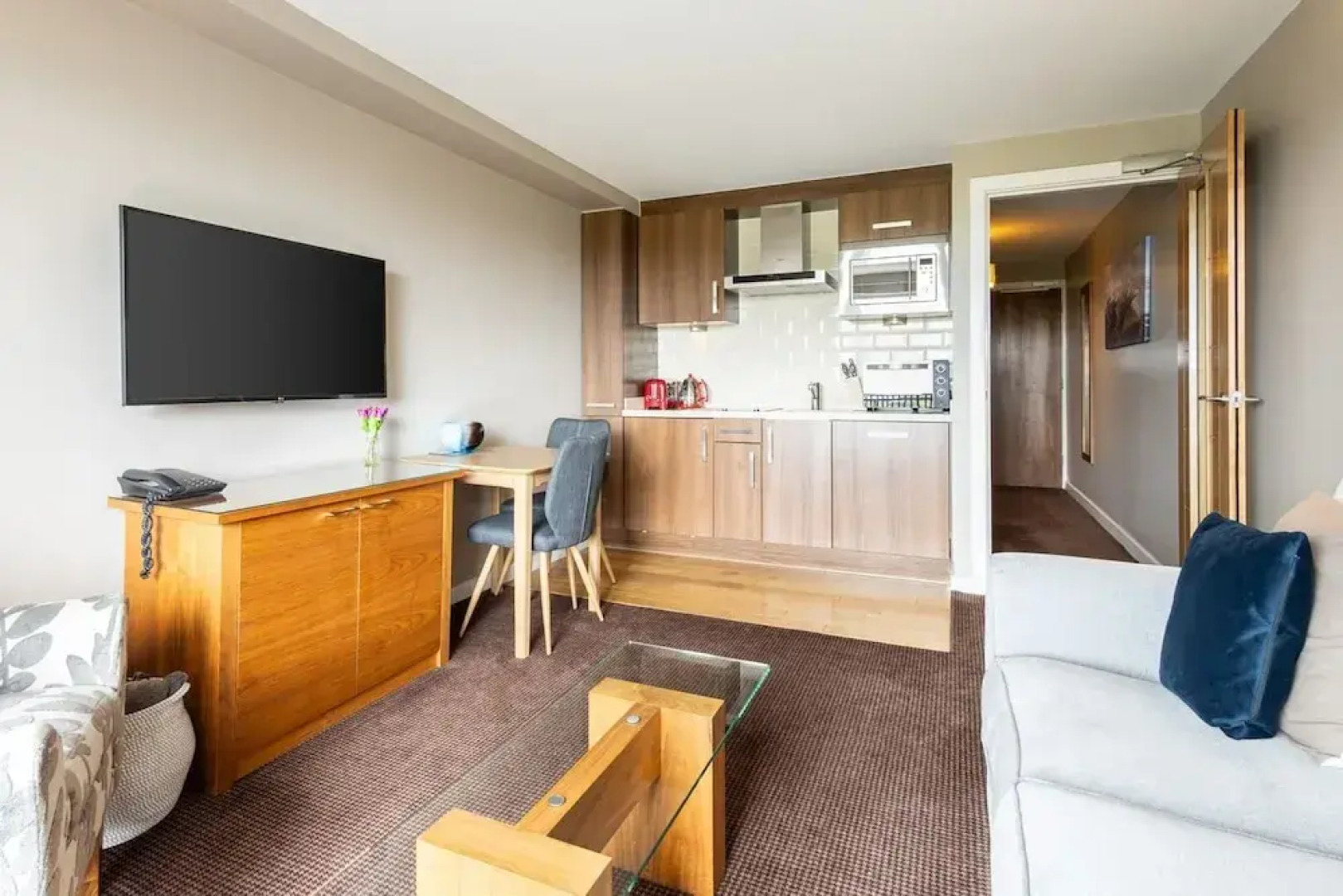 Host Stay Bowscale Suite