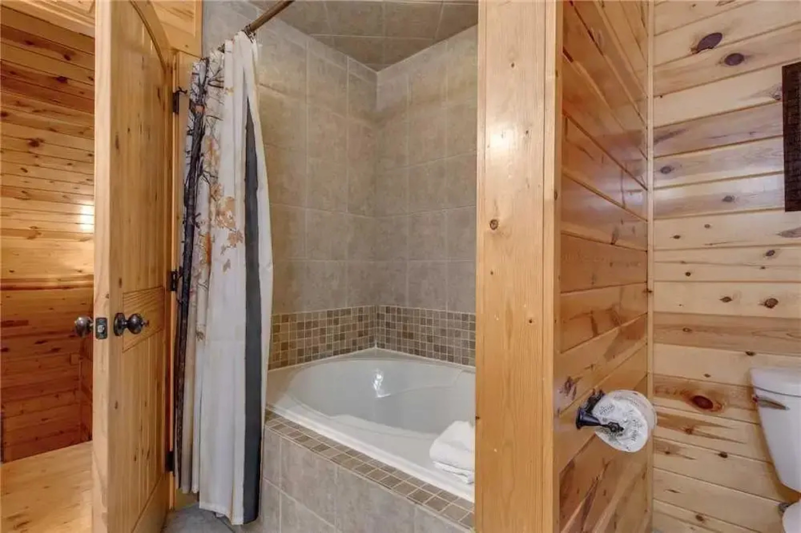 Easy As Pie - Three Bedroom Cabin