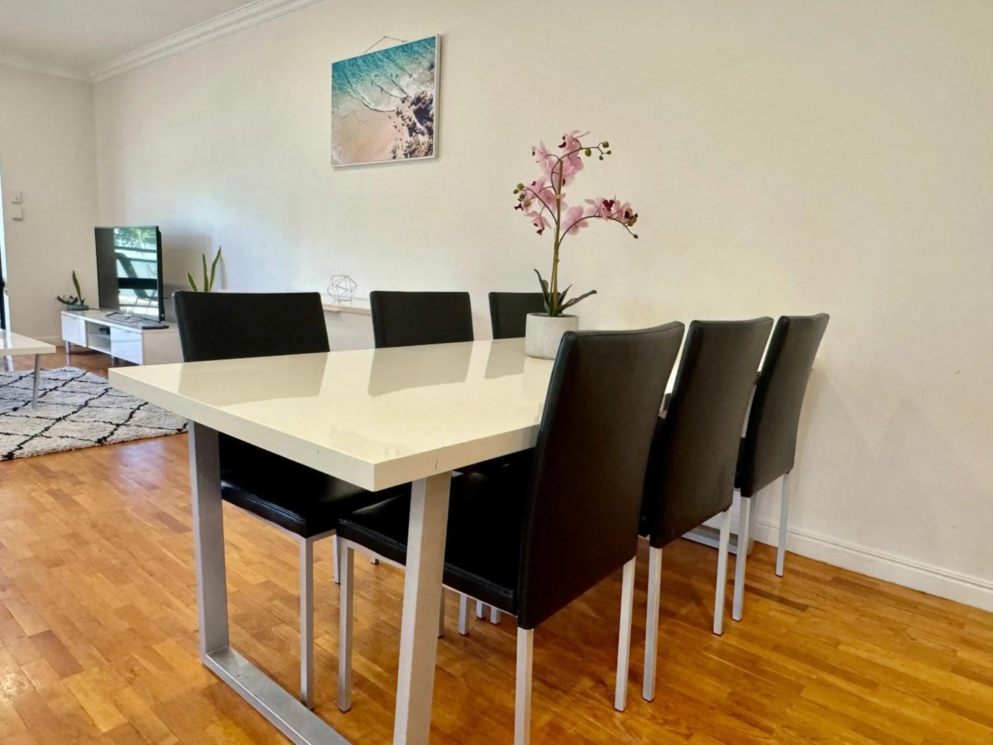 Lighthouse Apartments on The Strand - 2