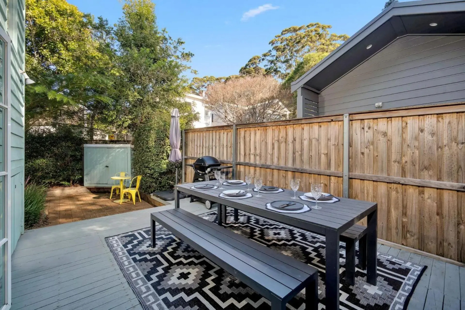 THE GREEN WHALER Hyams Beach 4pm Check Out Sundays except Peak season