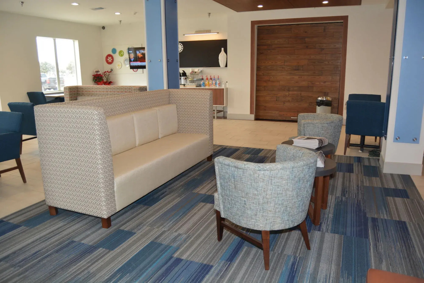 Holiday Inn Express & Suites by IHG