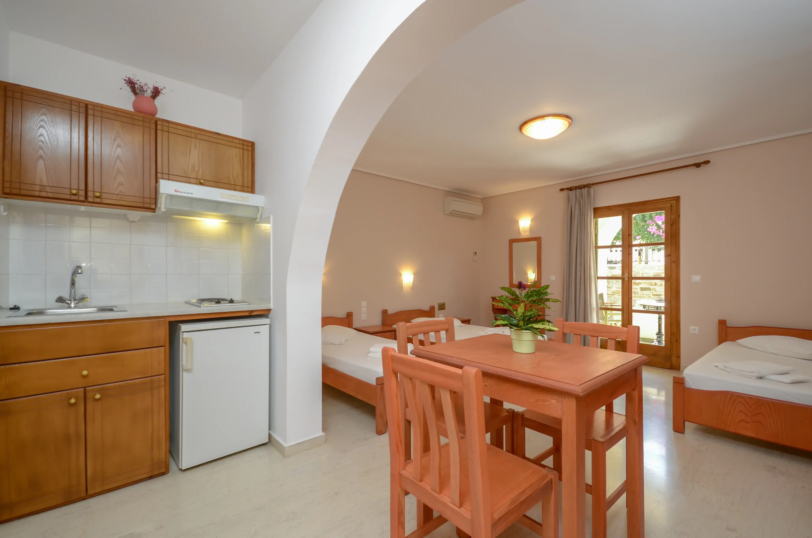 Proteas Hotel & Suites