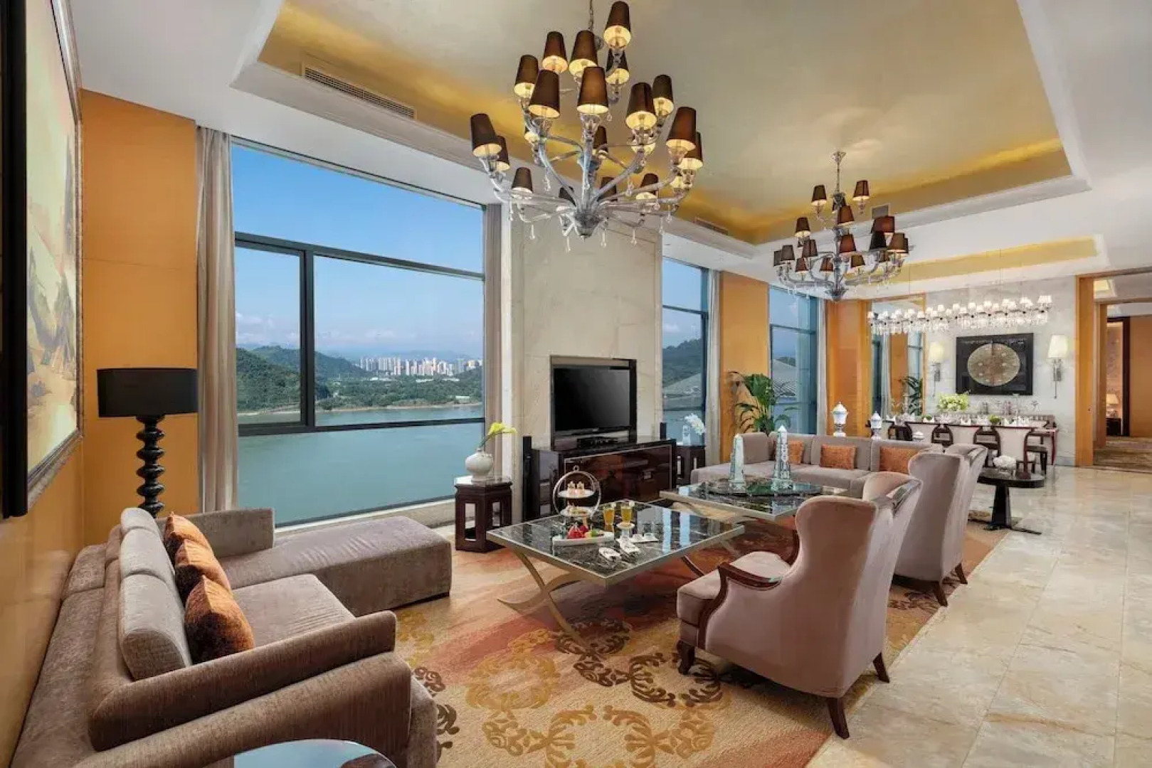 Crowne Plaza Yichang by IHG