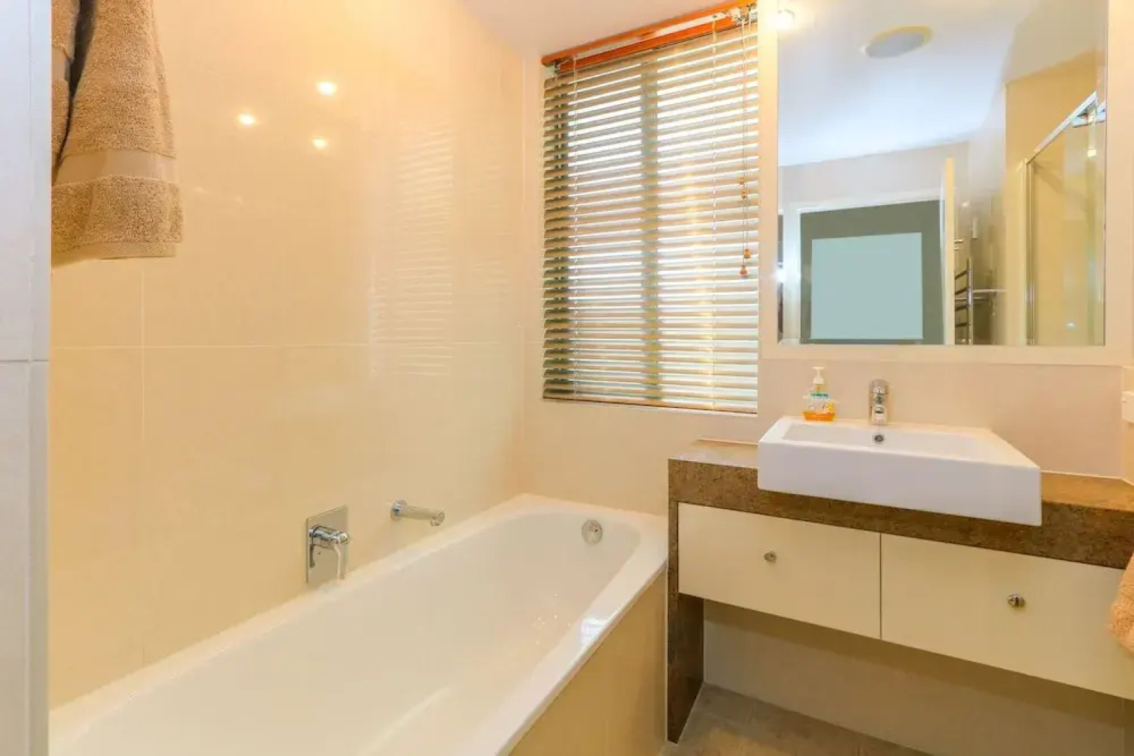 Ming Apartments #1 - 1/236 Marine Parade