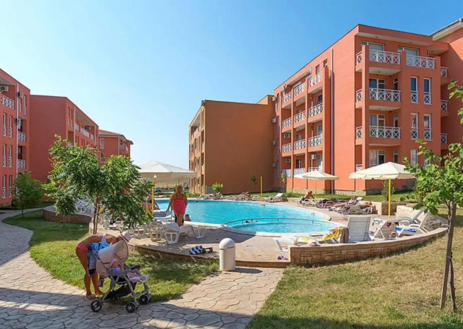 Sunny Day 6 Apartment