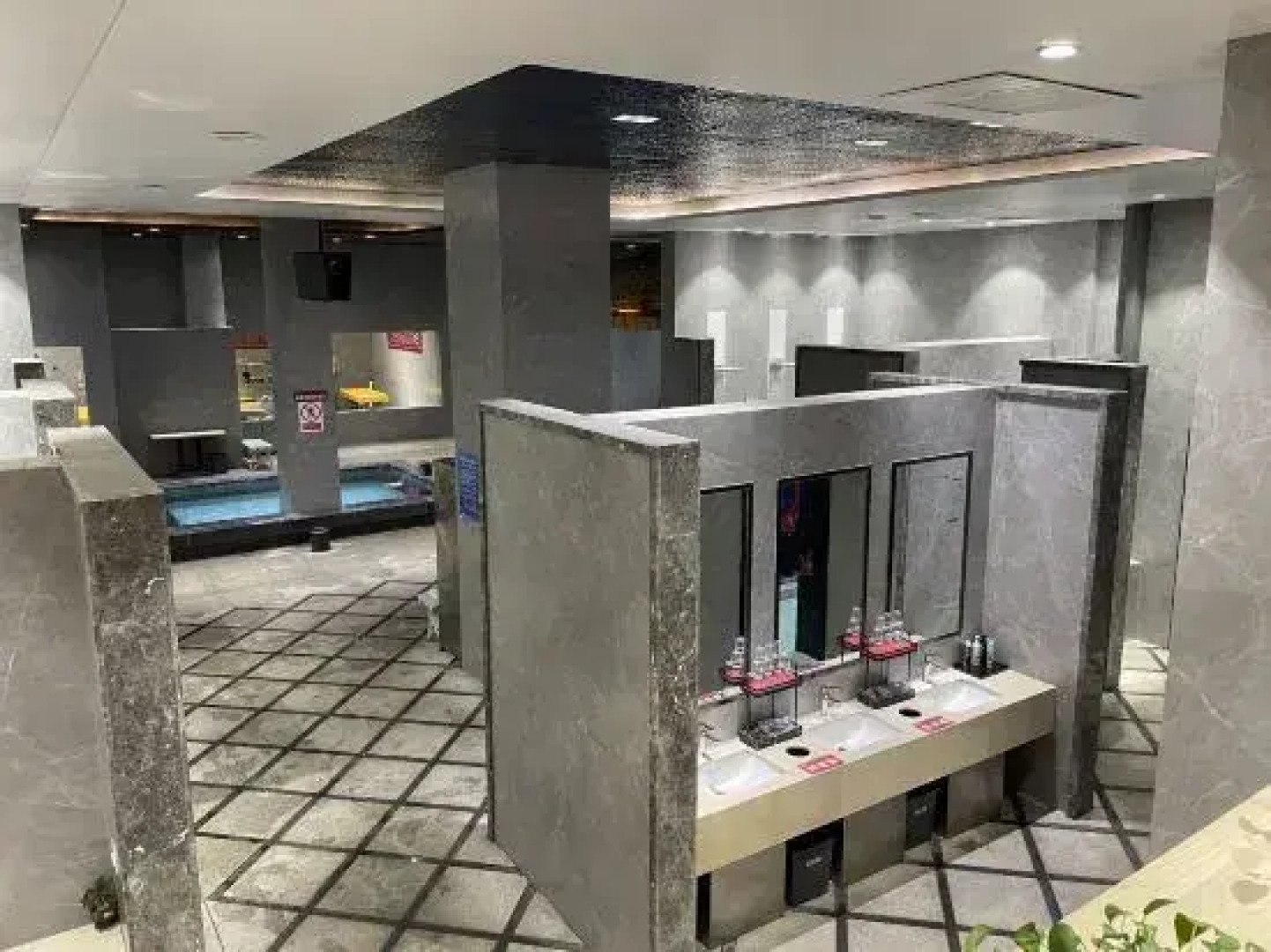 Yuxian Zixuan International Hotel