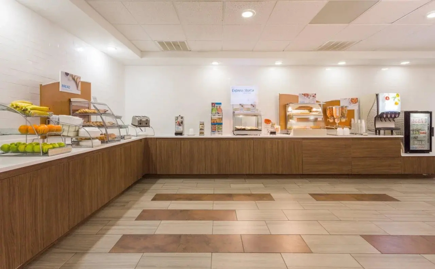 Holiday Inn Express and Suites - Petersburg - Fort Lee by IHG