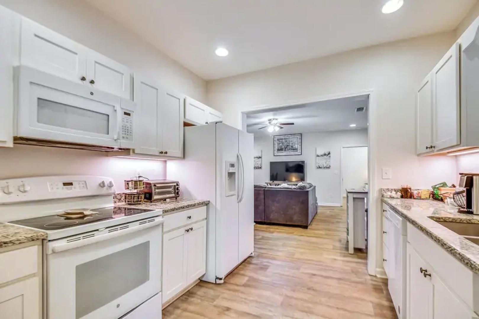 Pet-friendly Georgia Apartment: 8 Mi to Athens!