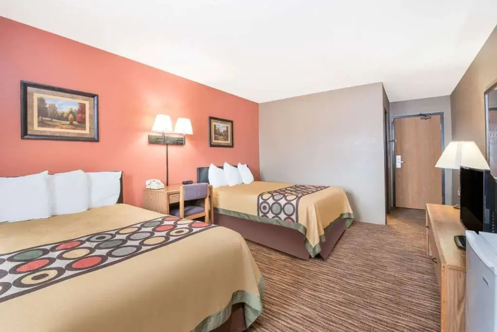 Super 8 by Wyndham Warroad