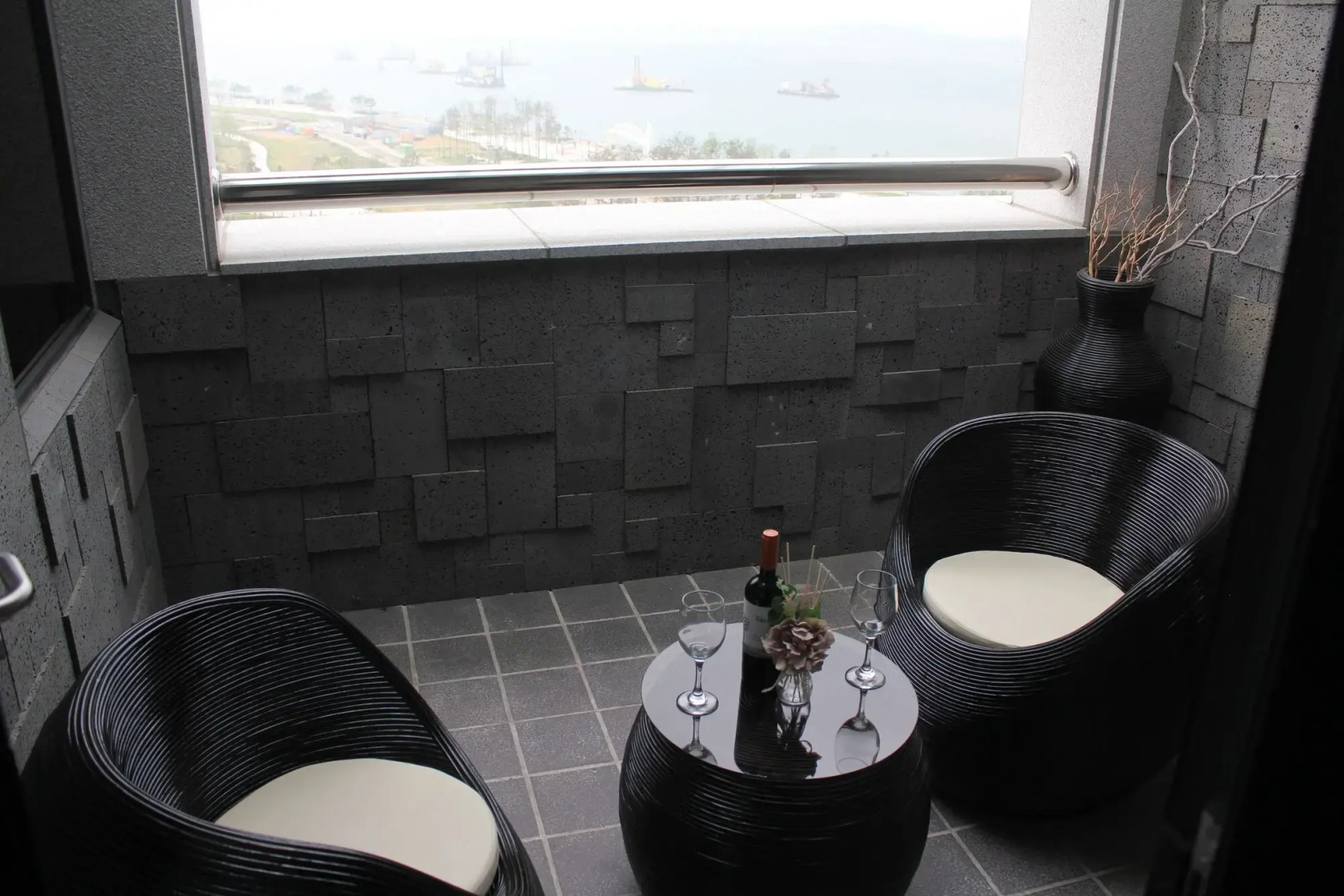 Royal Emporium Incheon Airport Hotel