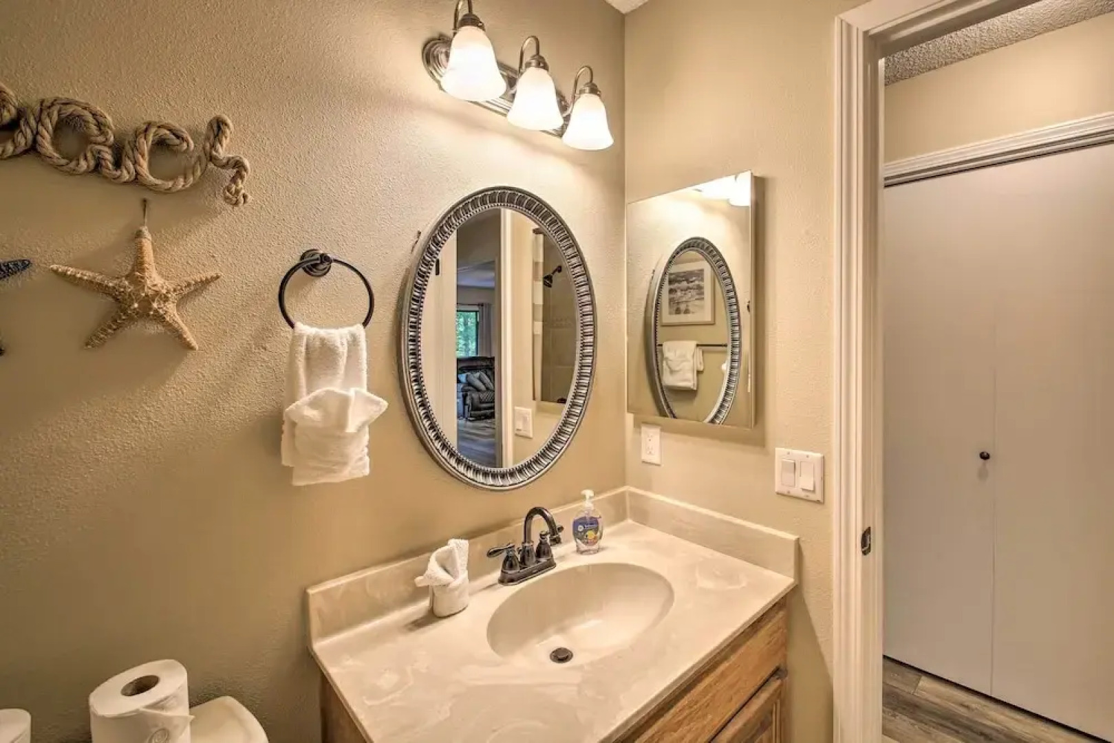 Furnished Deck & Grill: Hot Springs House