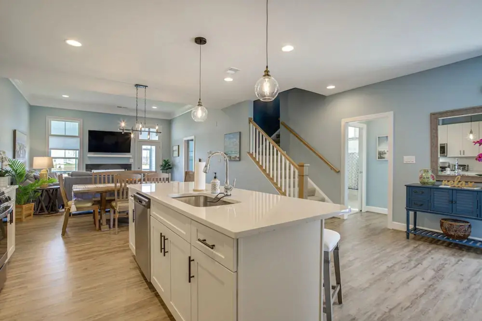 Screened Porch, Outdoor Shower: Millville Villa