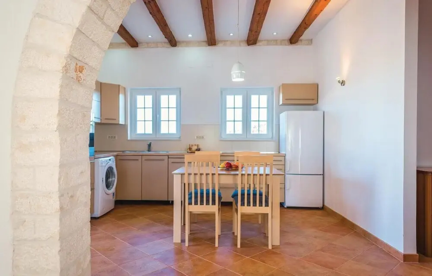 Stunning Home in Radonic With Wifi and 2 Bedrooms