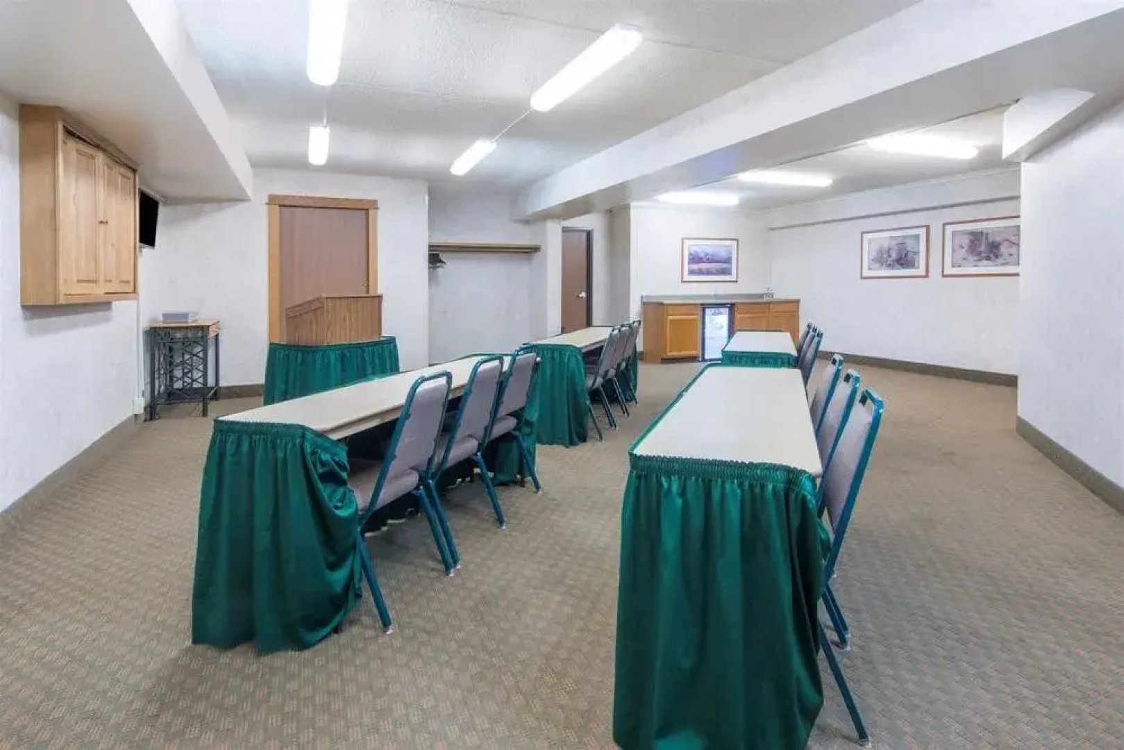 Days Inn & Suites Bozeman