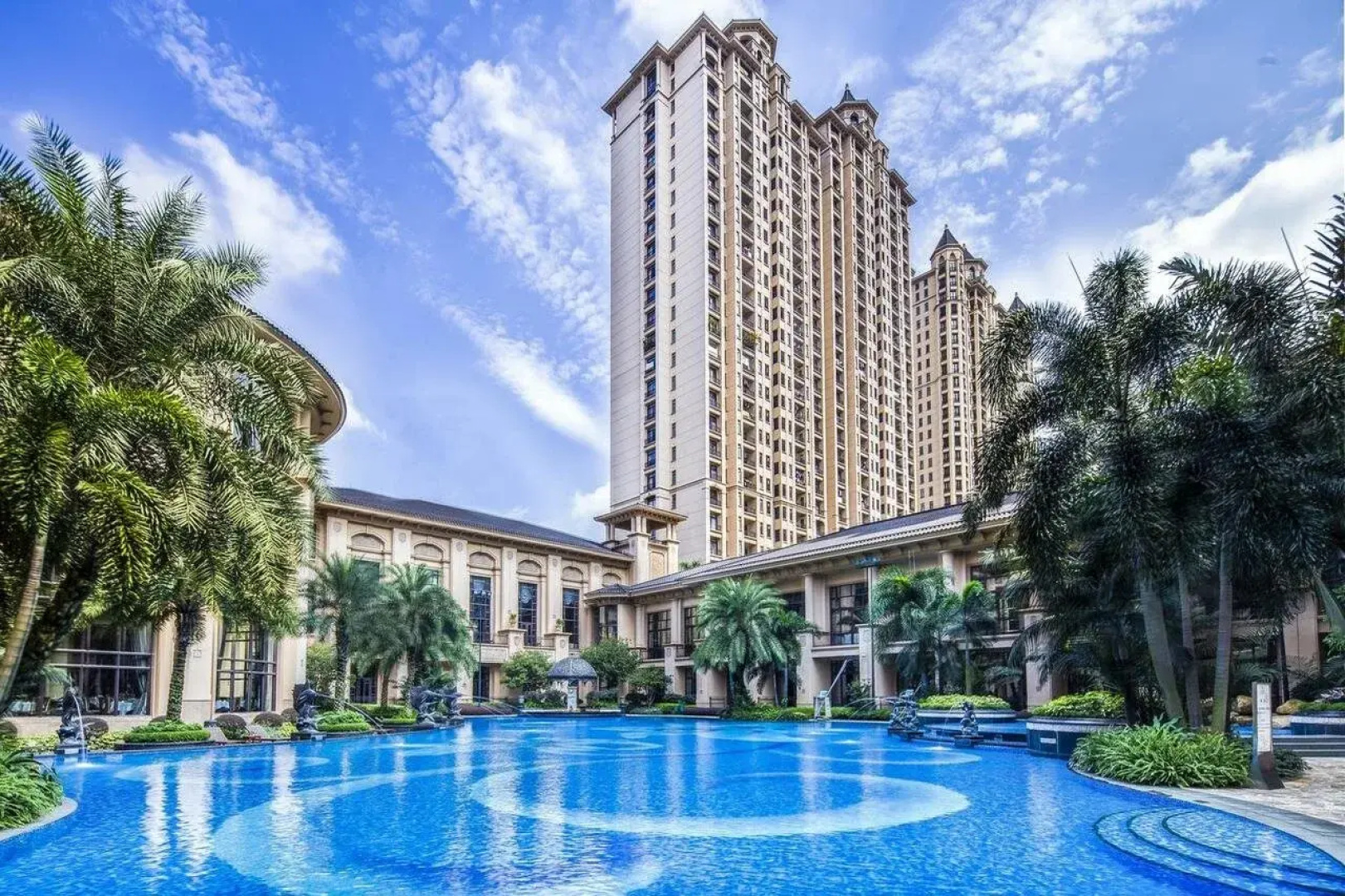 Chateau Star River Hotel