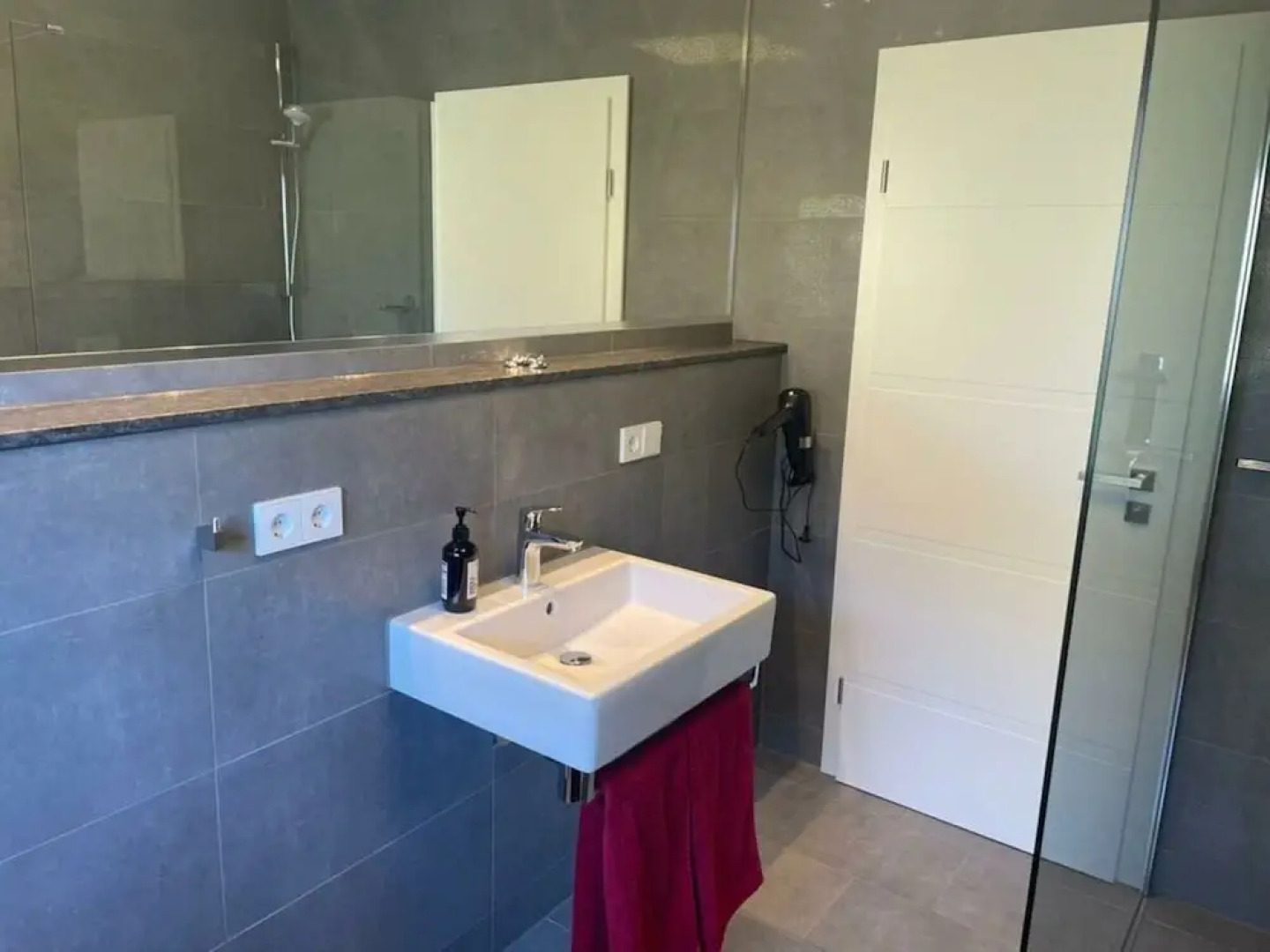 Bente Modern Retreat