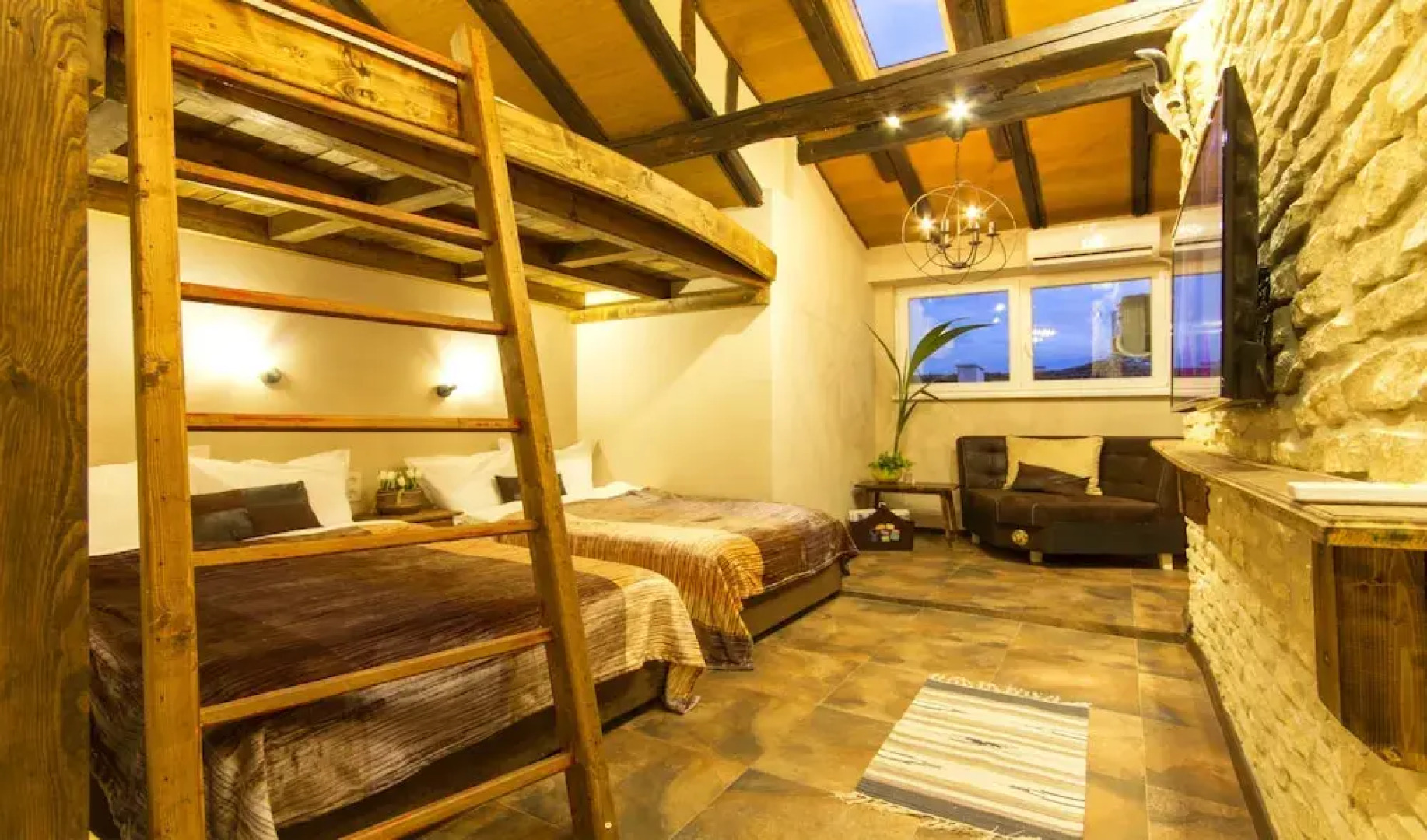 Penthouse Suites Rakovska Apartments