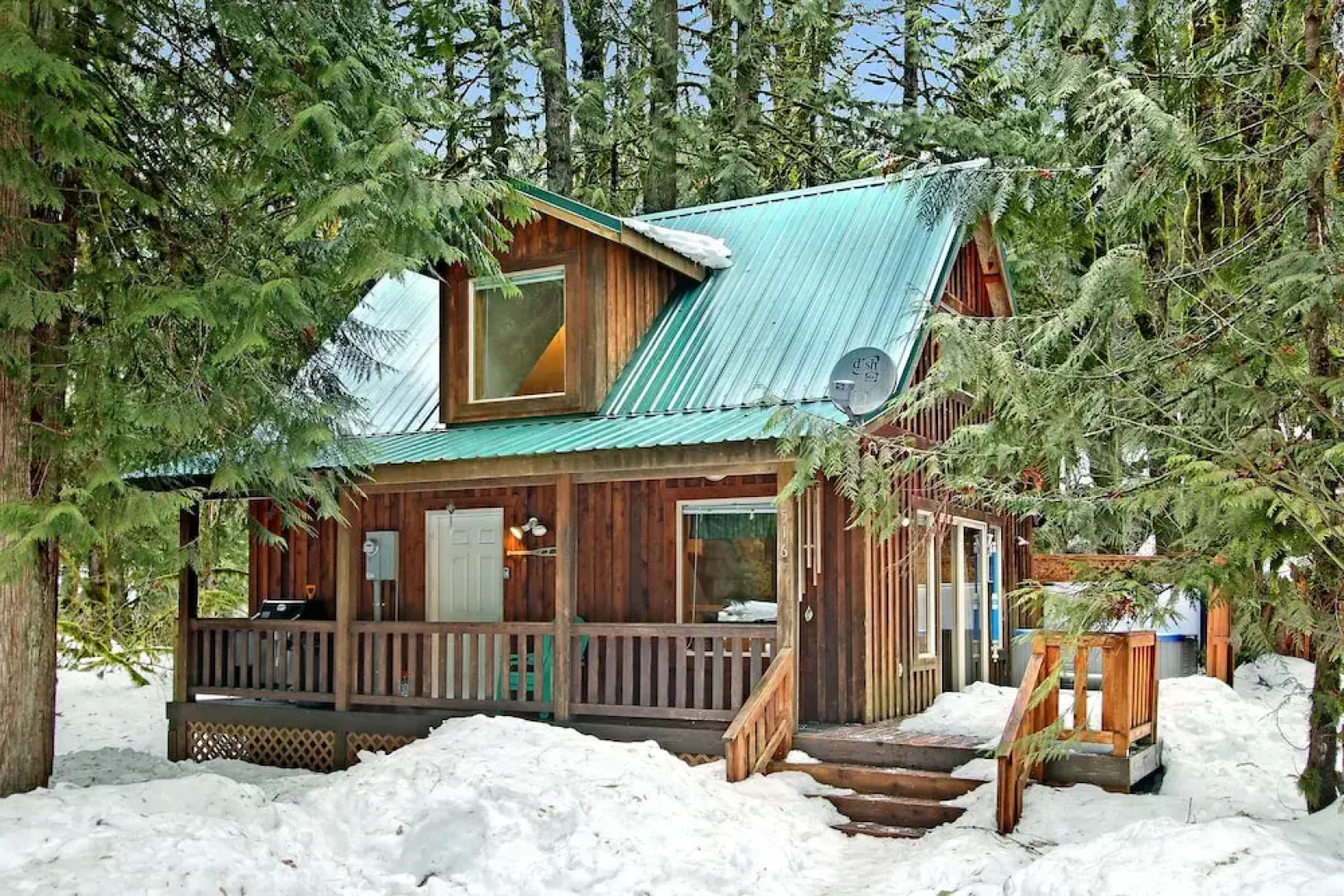 Cedar Sky Cabin - Three Bedroom Cabin with Hot Tub