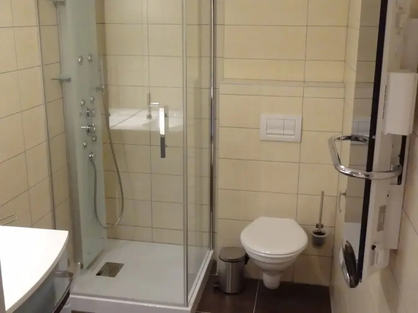 Nice Apartment With Dishwasher Located Among Lavender Fields