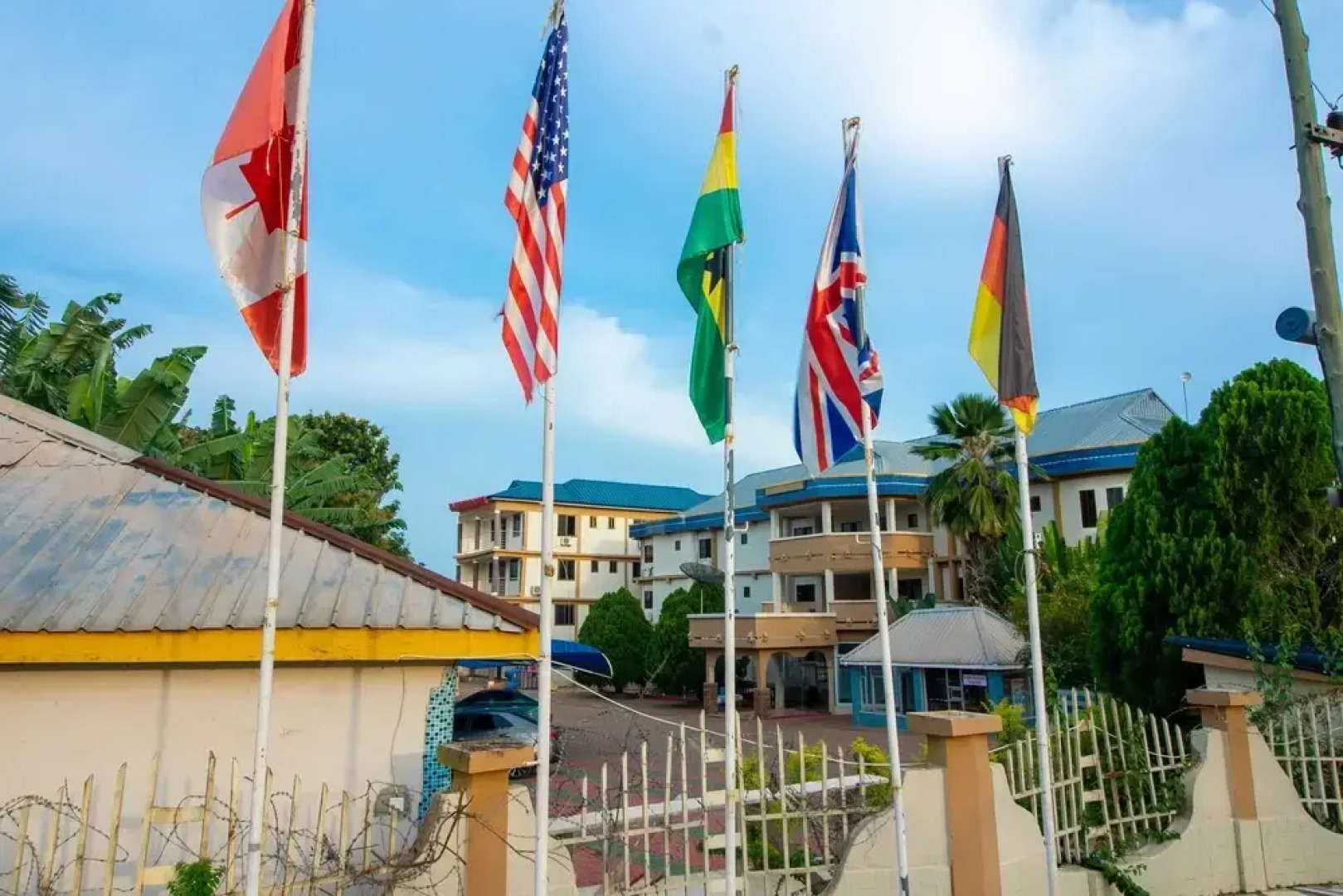 Glamossay Hotel
