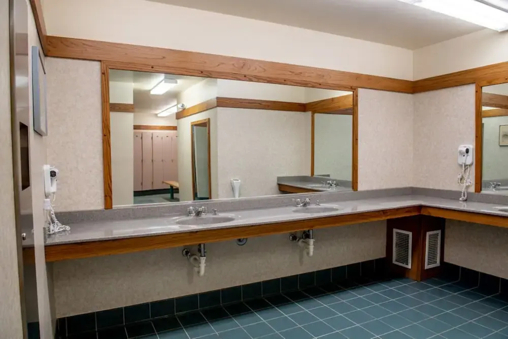 Spring Valley Inn