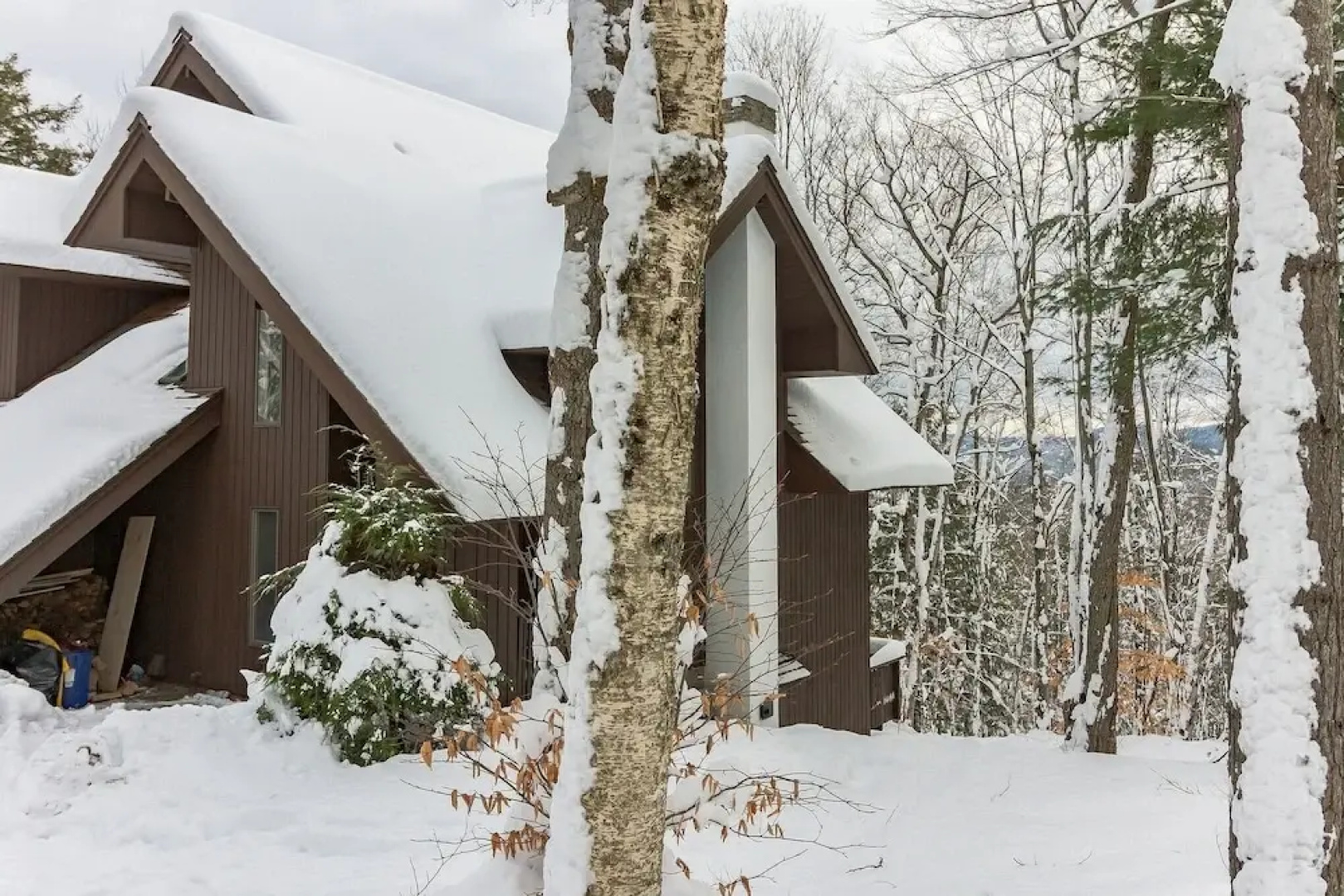 Slopeside In Okemo - Beautifully Renovated Spacious Family Townhouse 3 Bedroom Townhouse by RedAwning