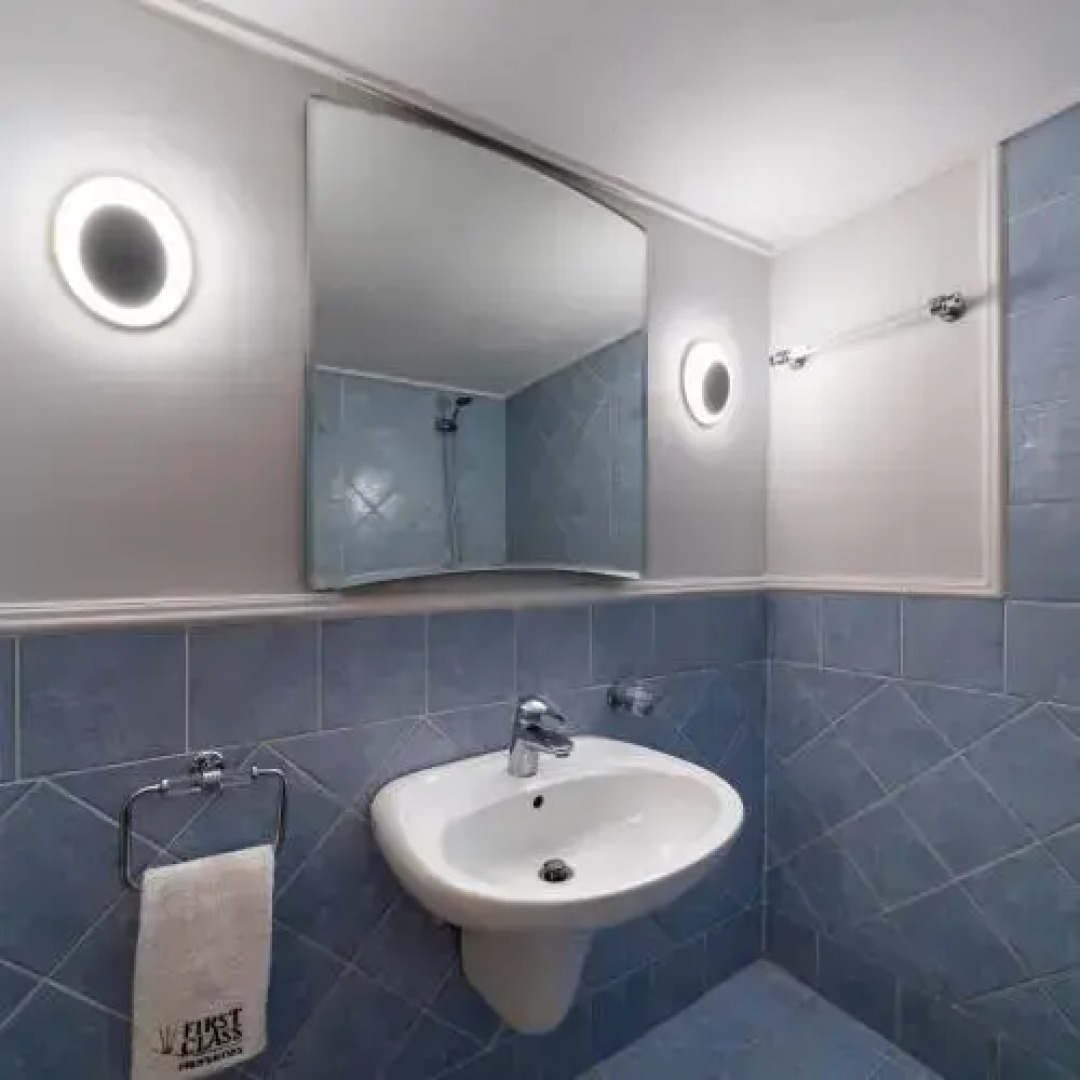 Vouliagmeni Honeymoon Suite