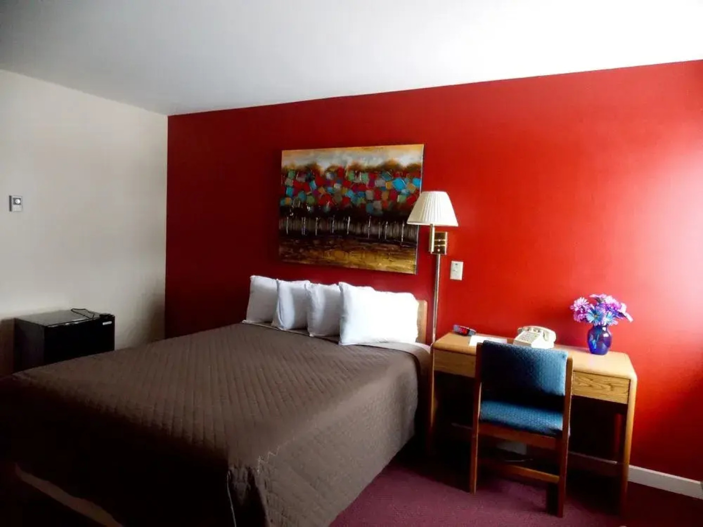 The Washburn Inn - On the Lake