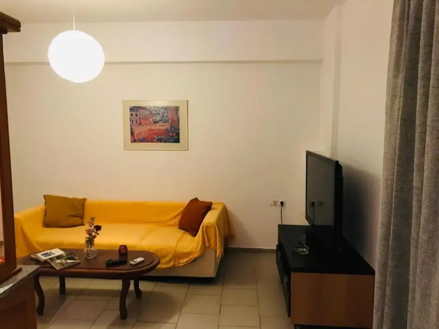 Akrata v apartment
