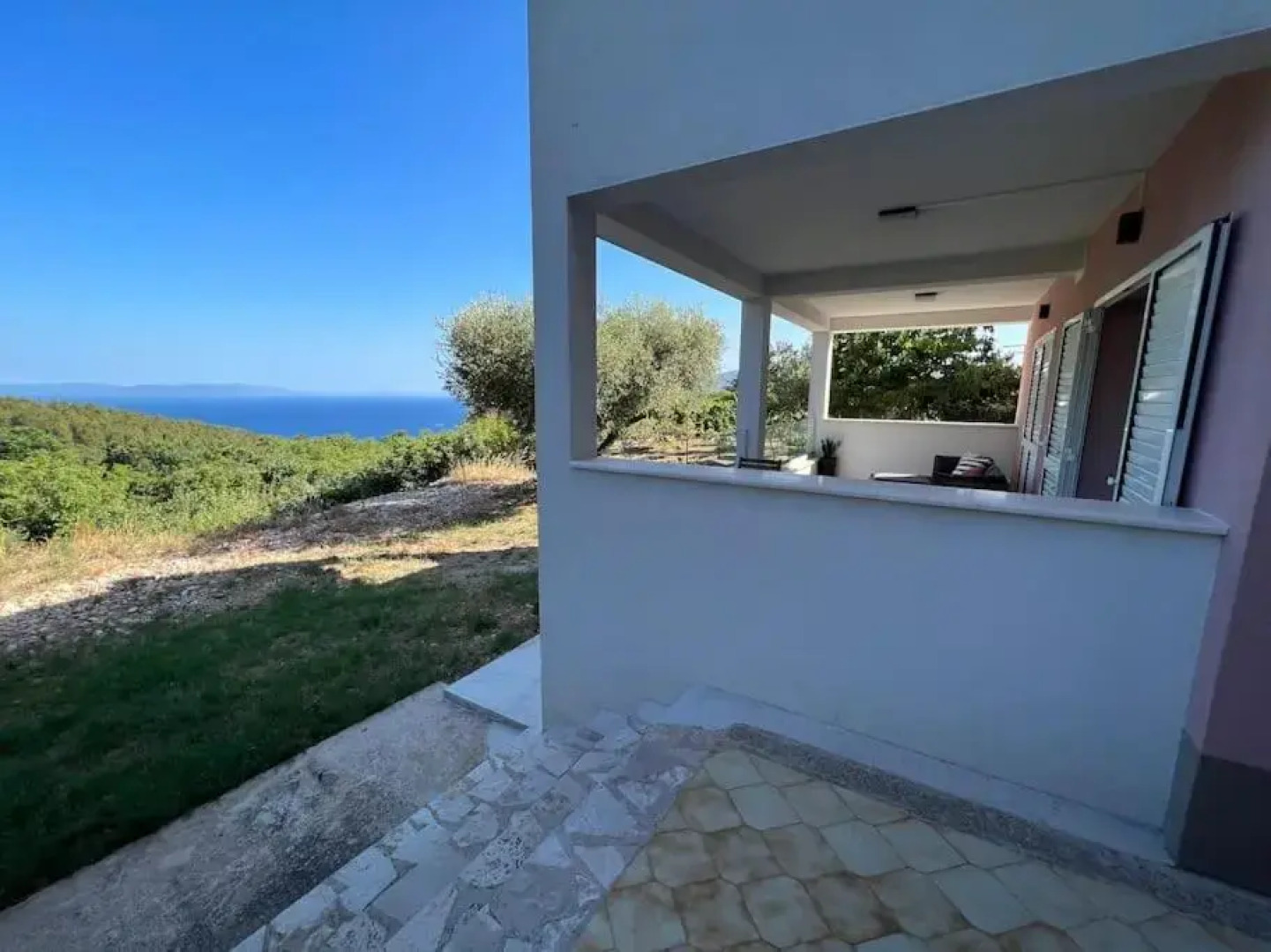 Studio Vesna with a terrace and sea view