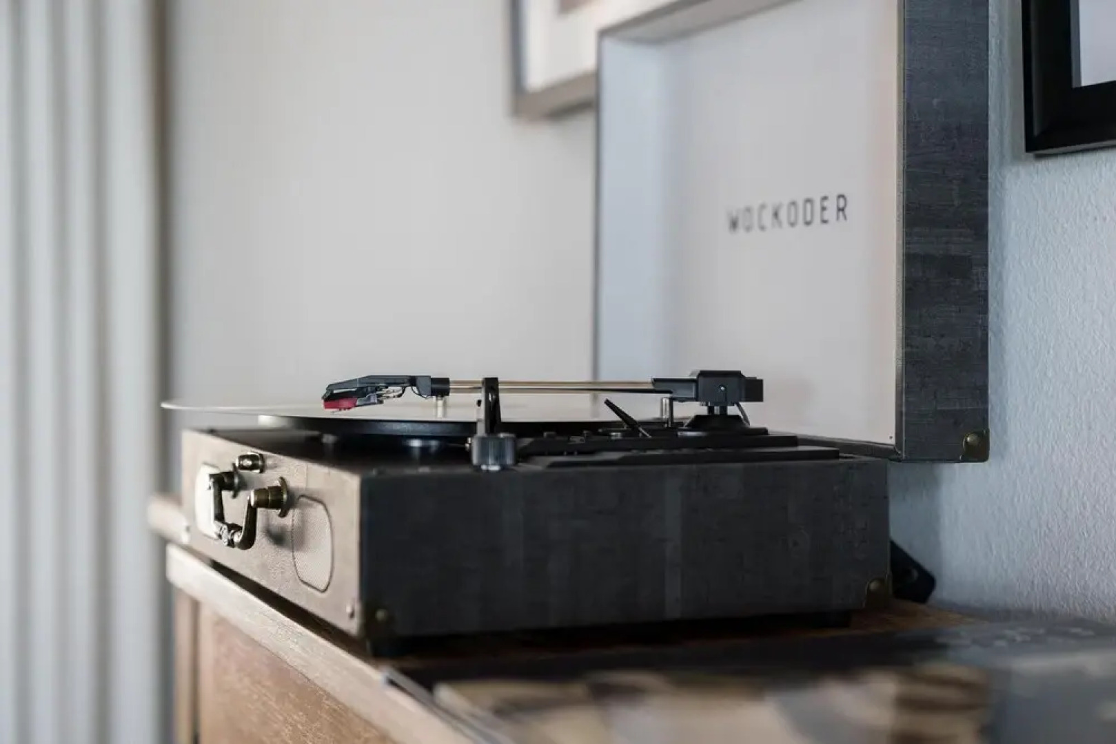 Atlas - Private & Spacious Lakeside Cabin w Spa & Game Room