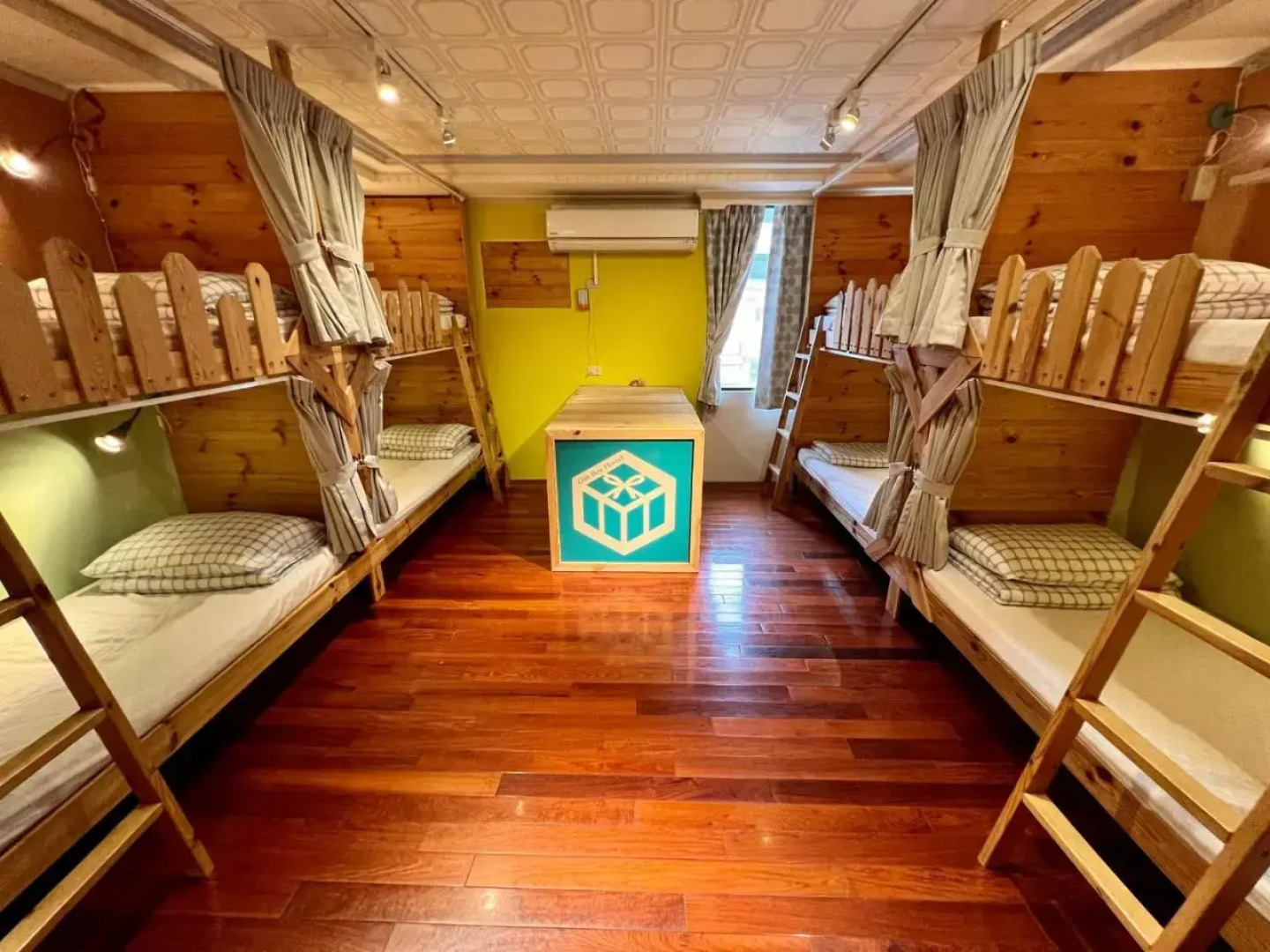 Gift Box Hostel