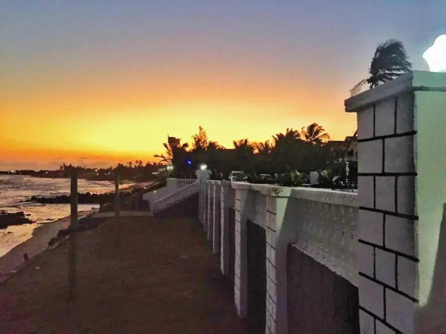 Coconut Pointe Villa & Beach Resort