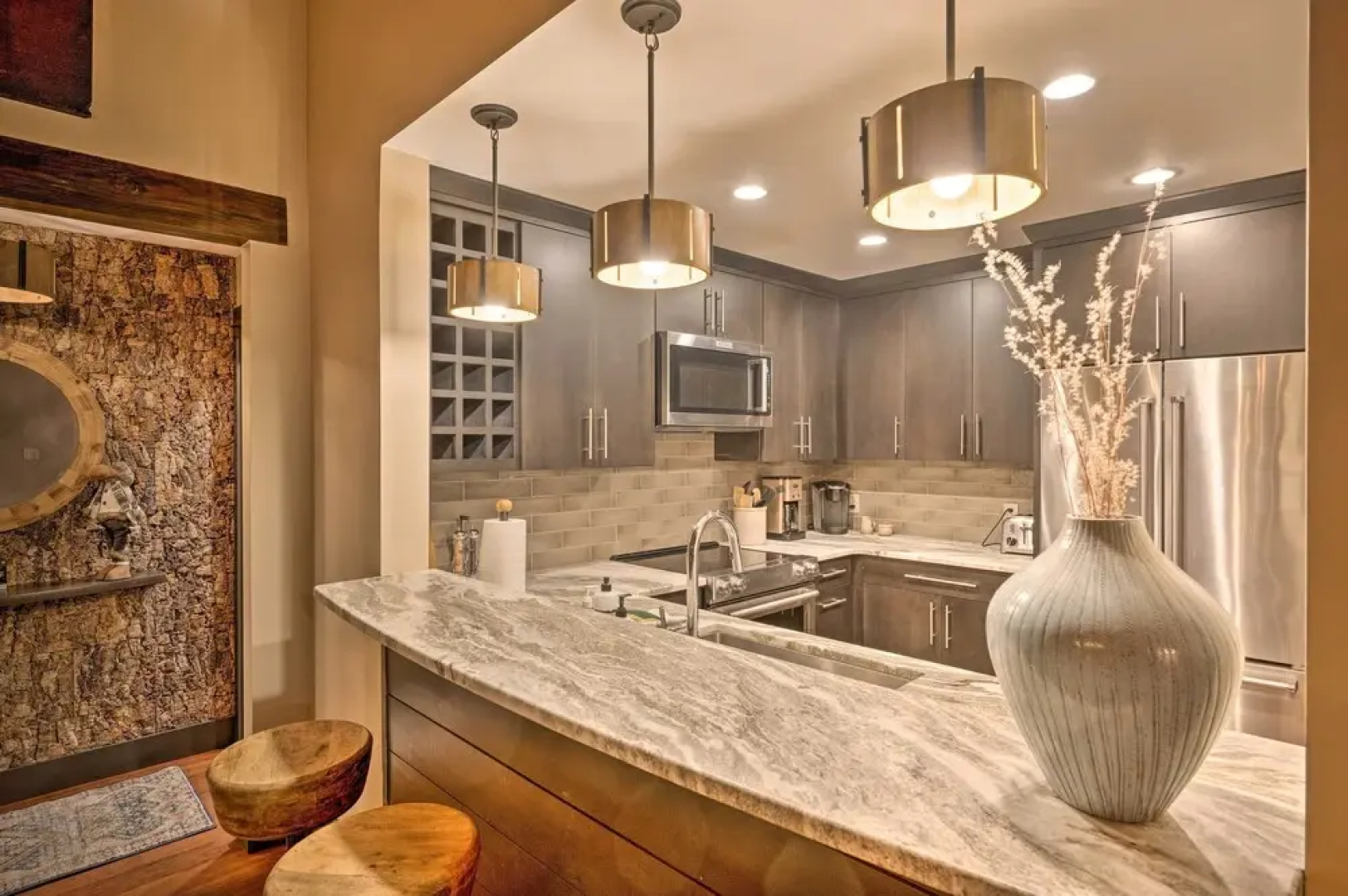 Riverfront Lincoln Condo: 1 Mi to Loon Mountain!