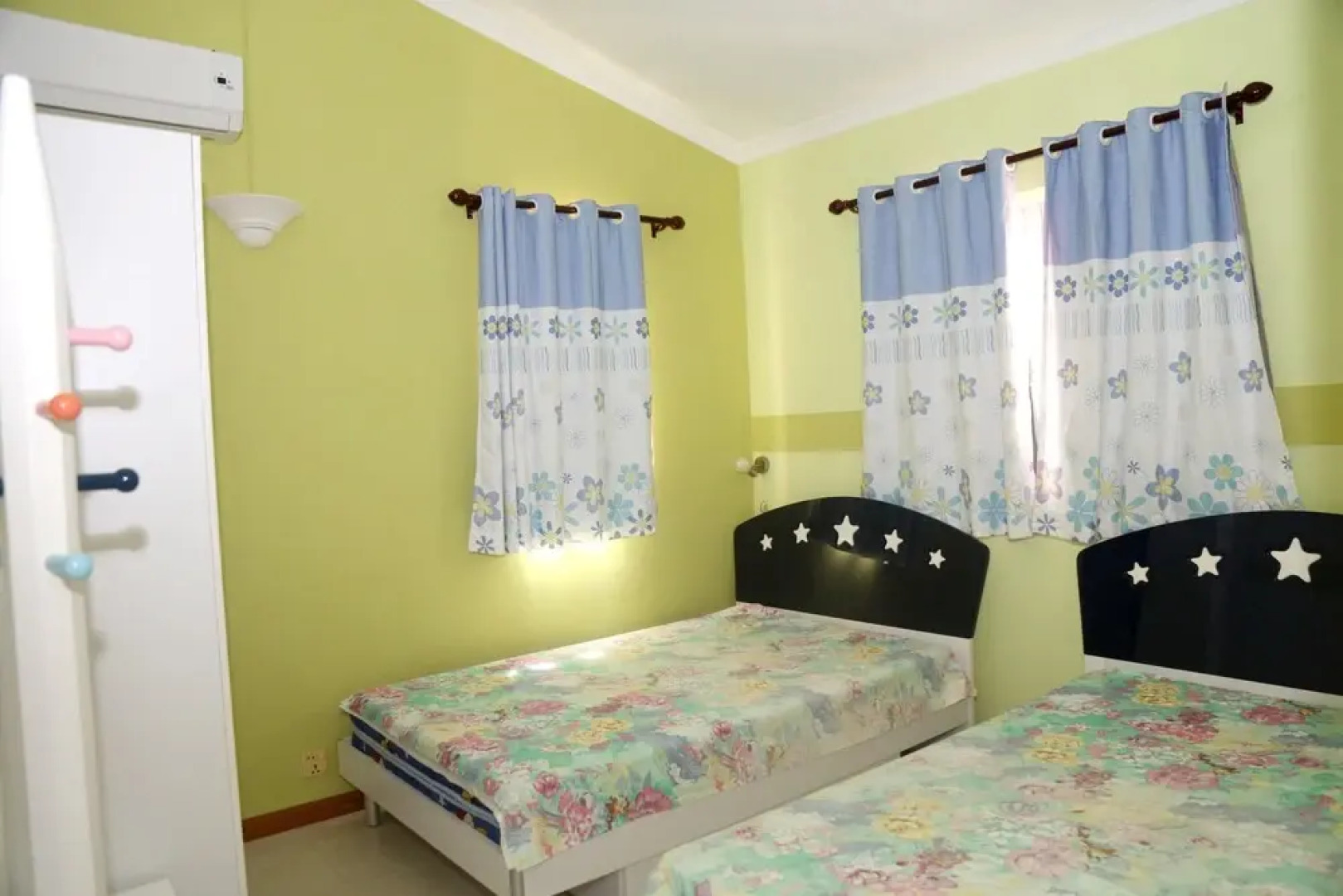 House with 2 Bedrooms in Grand Gaube, with Pool Access, Terrace And Wifi