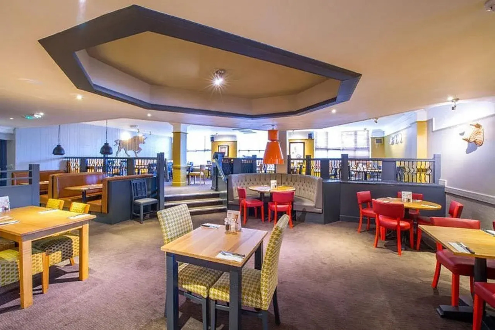 Premier Inn Oldham - Broadway