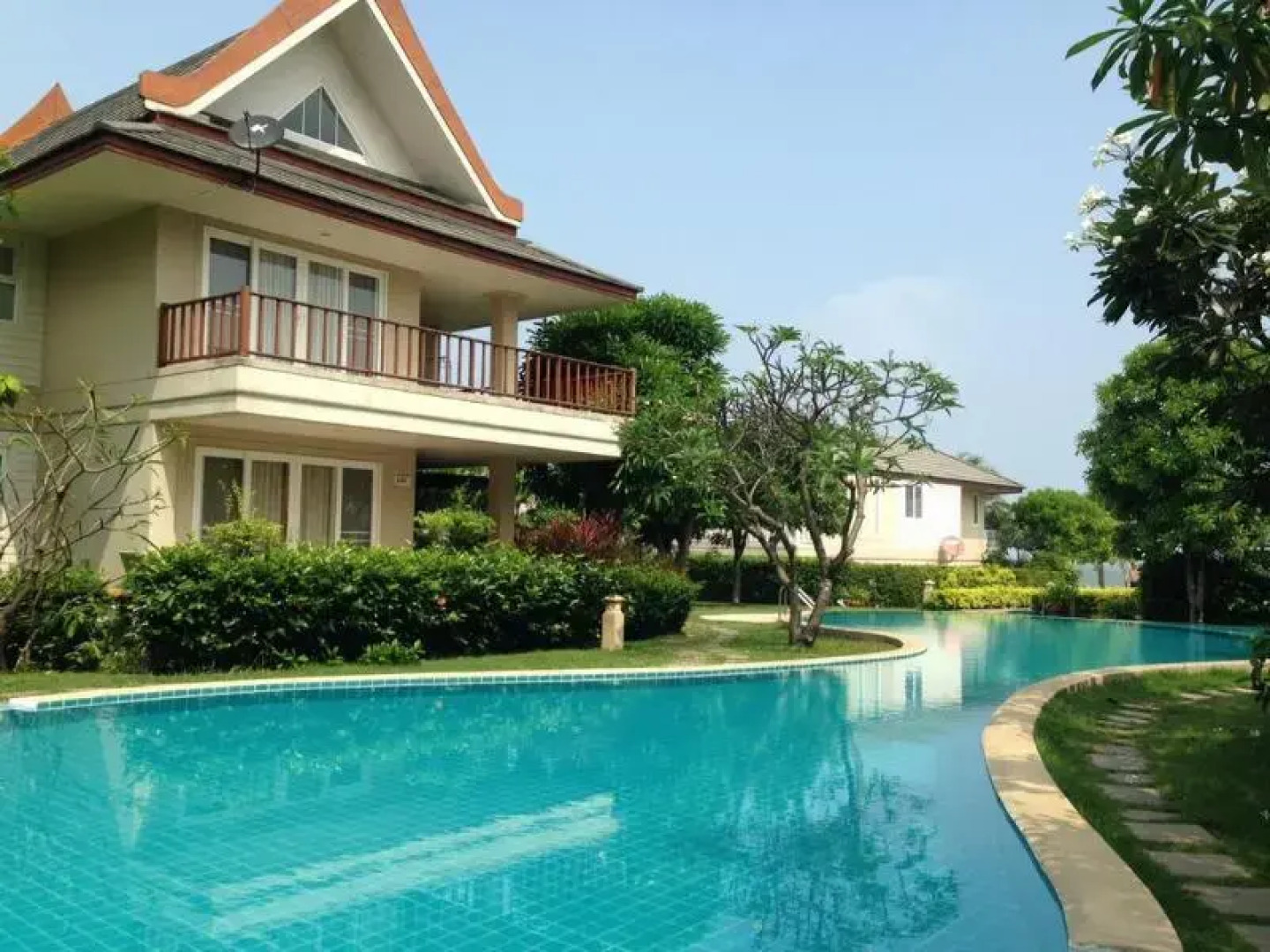Baan Talay Samran Villa