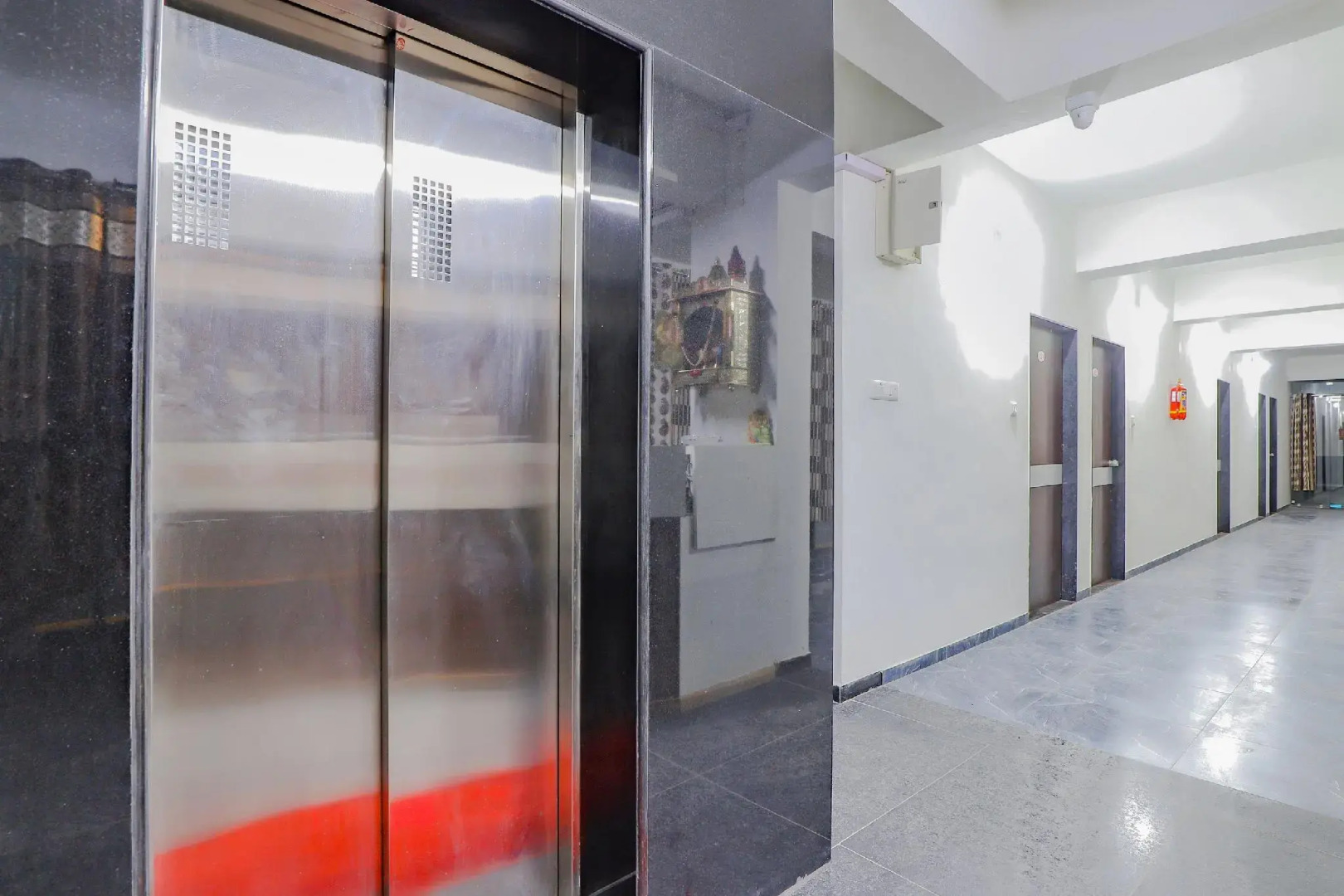 OYO 77910 Hotel Devanshi