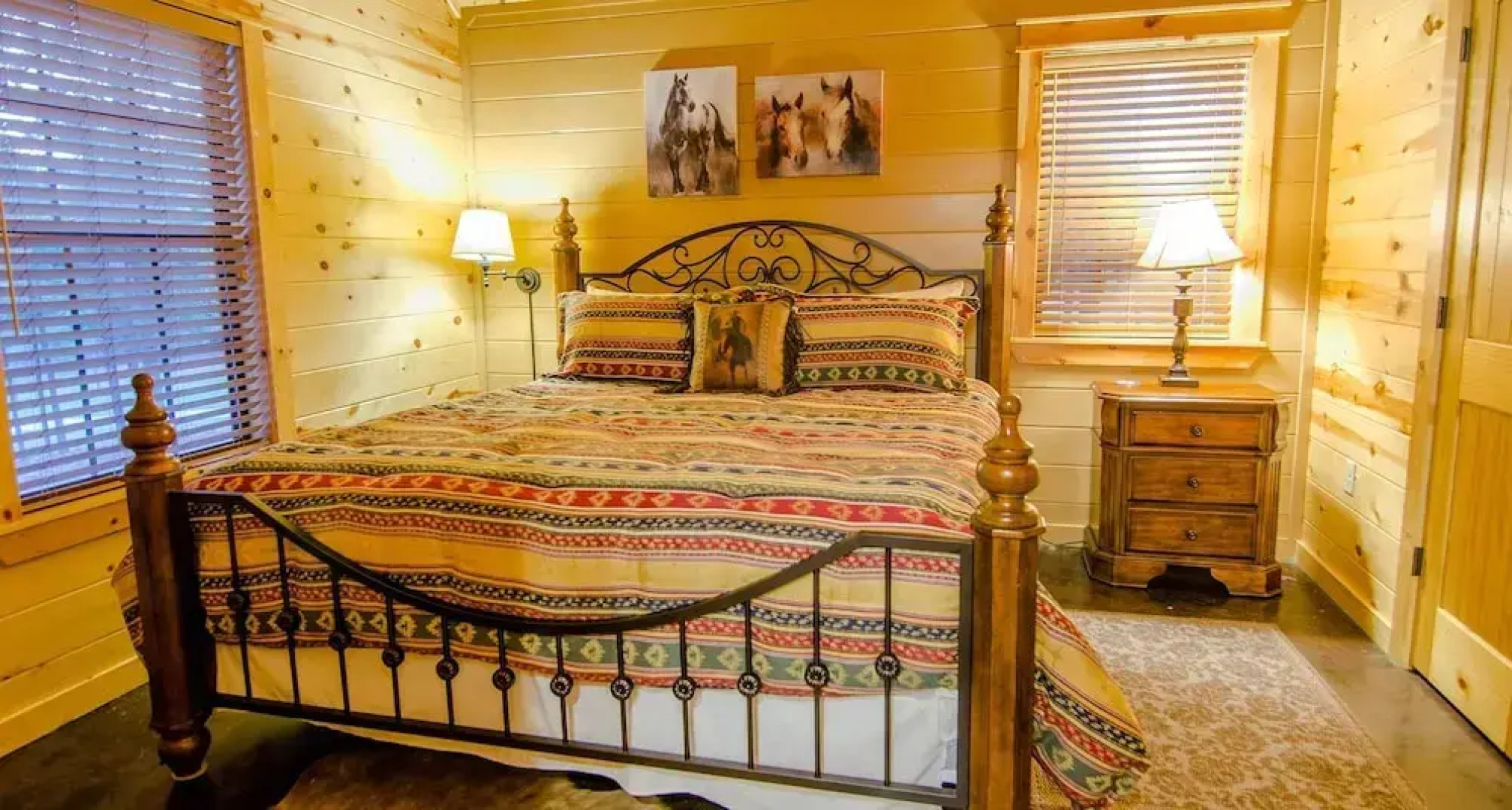 Shine on Harvest Moon With Private Grill and Hot Tub by Redawning