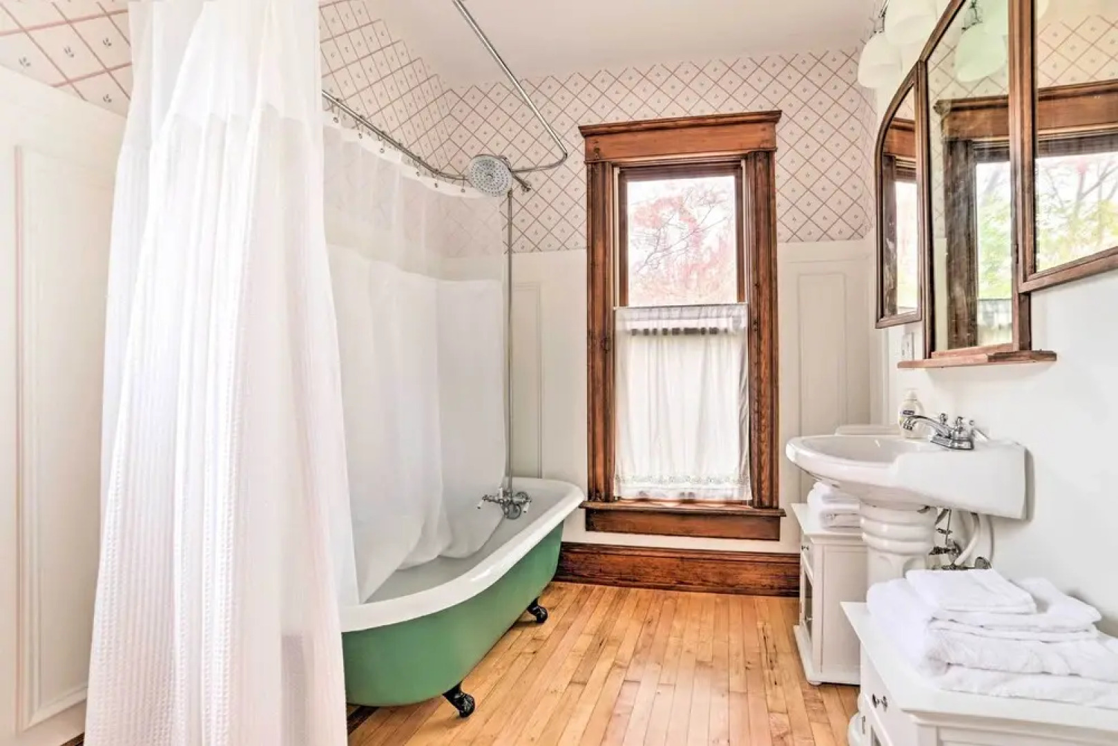 Historic Gaylord Home in Heart of Downtown!