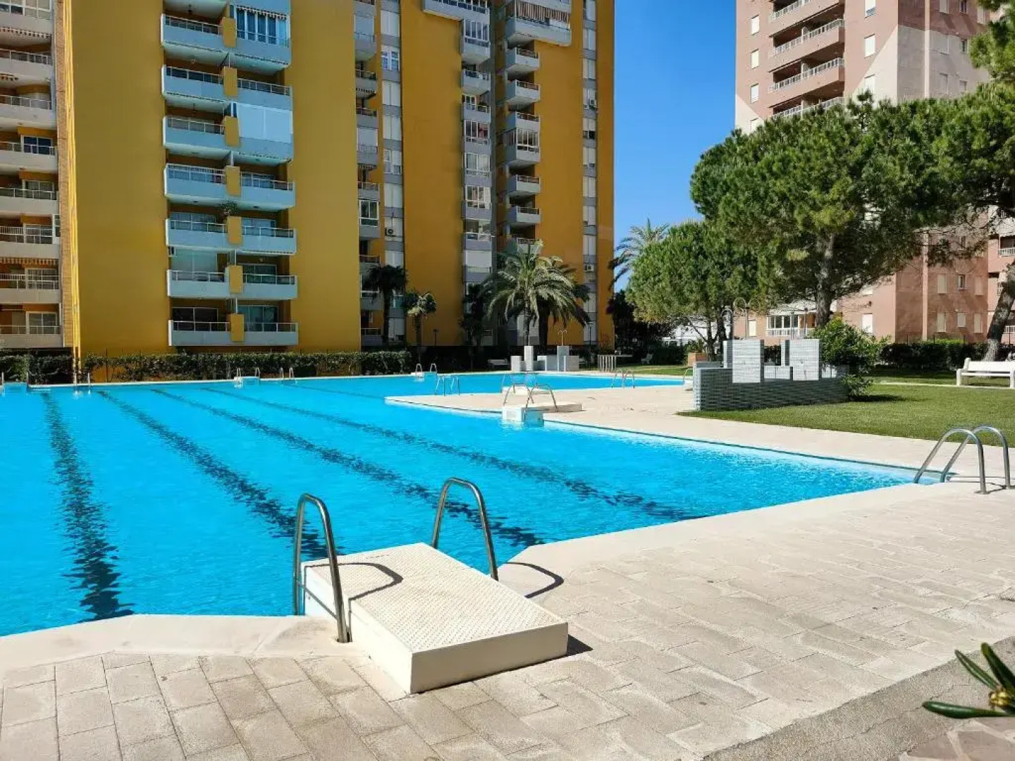 Global Properties, Apartamento con piscina en Residencial Brezo