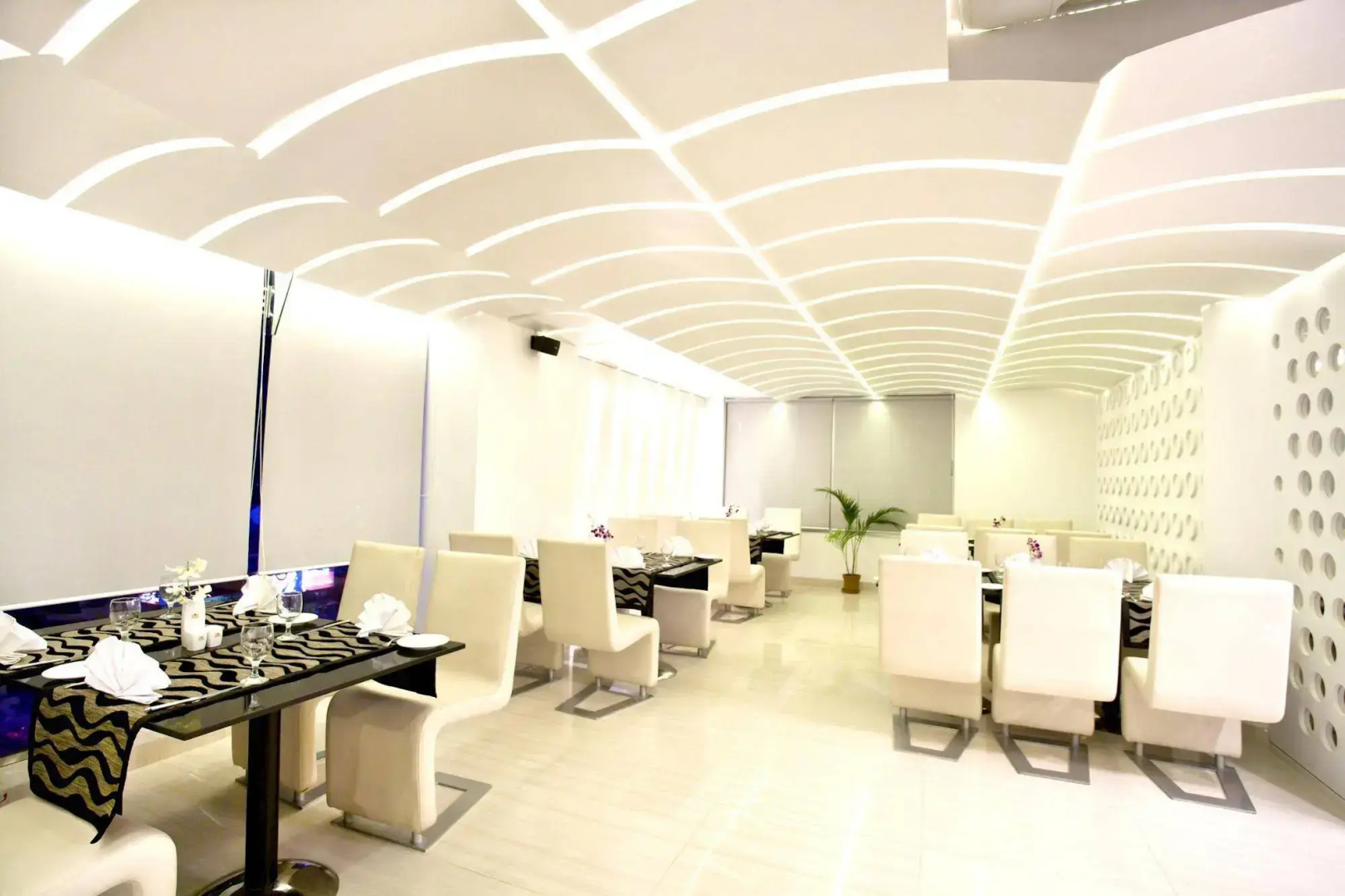 Innotel Luxury Business Hotel