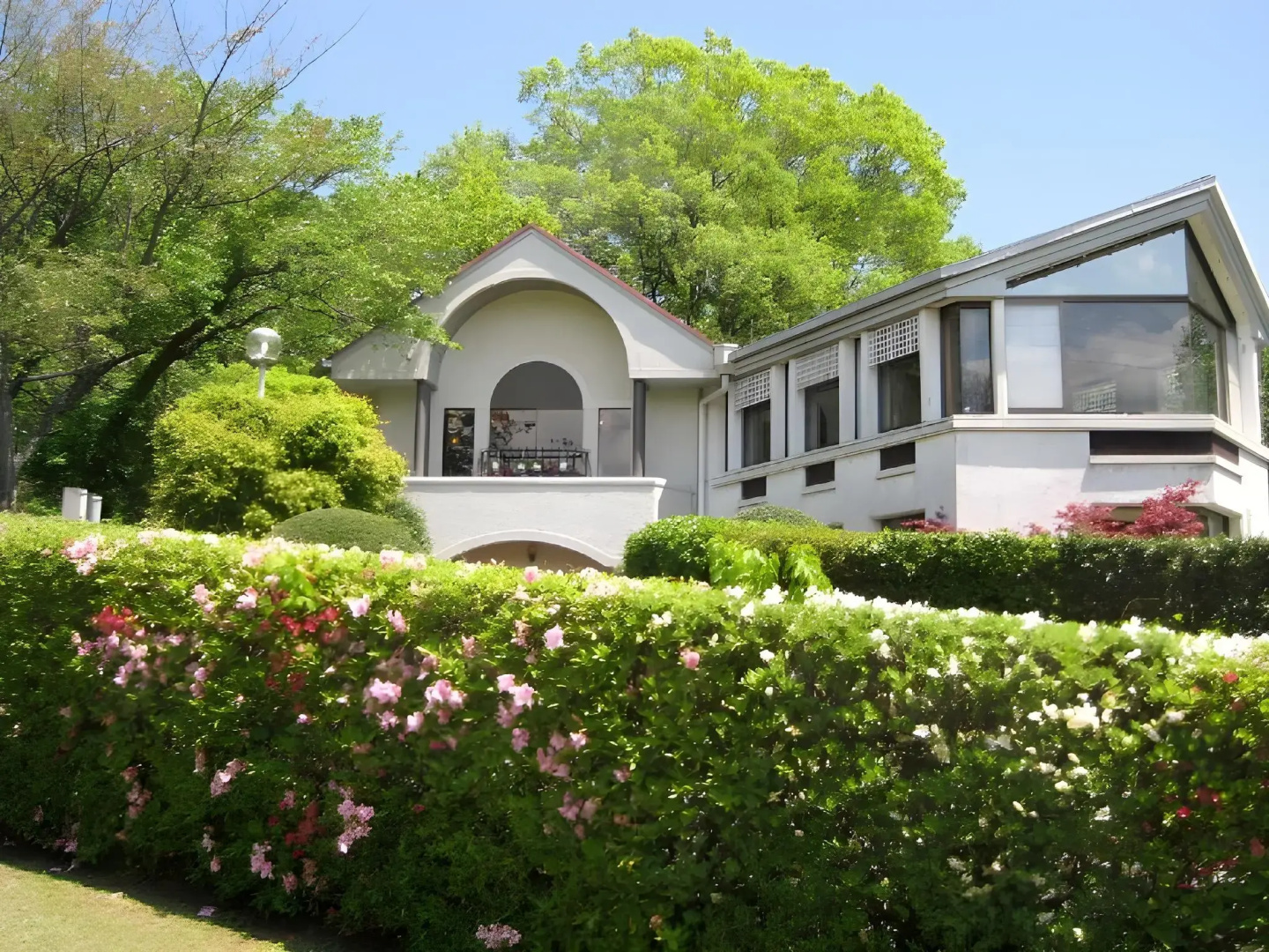 Izu Ippeki lake lakeside terrace