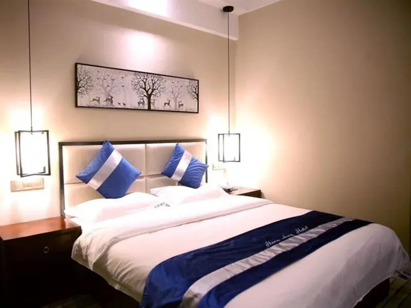 Hongsheng Hotel - Shehong