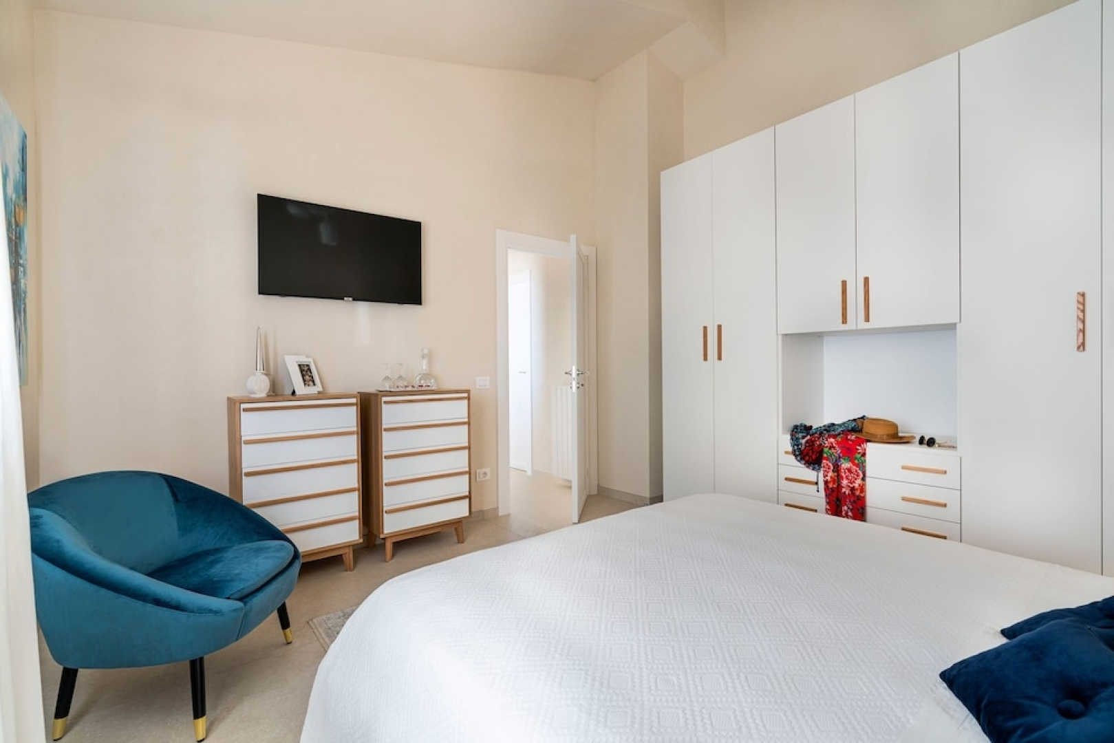 Modern Villa With Infinity Pool - By Beahost Rentals