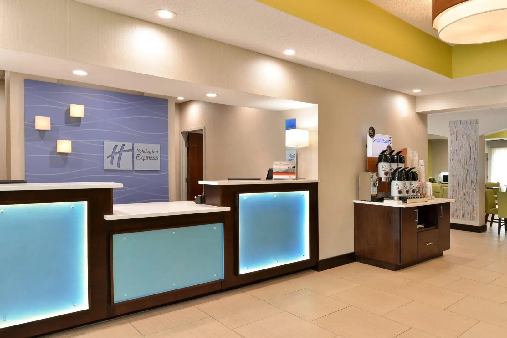 Holiday Inn Express Hotel & Suites Cincinnati-Blue Ash by IHG