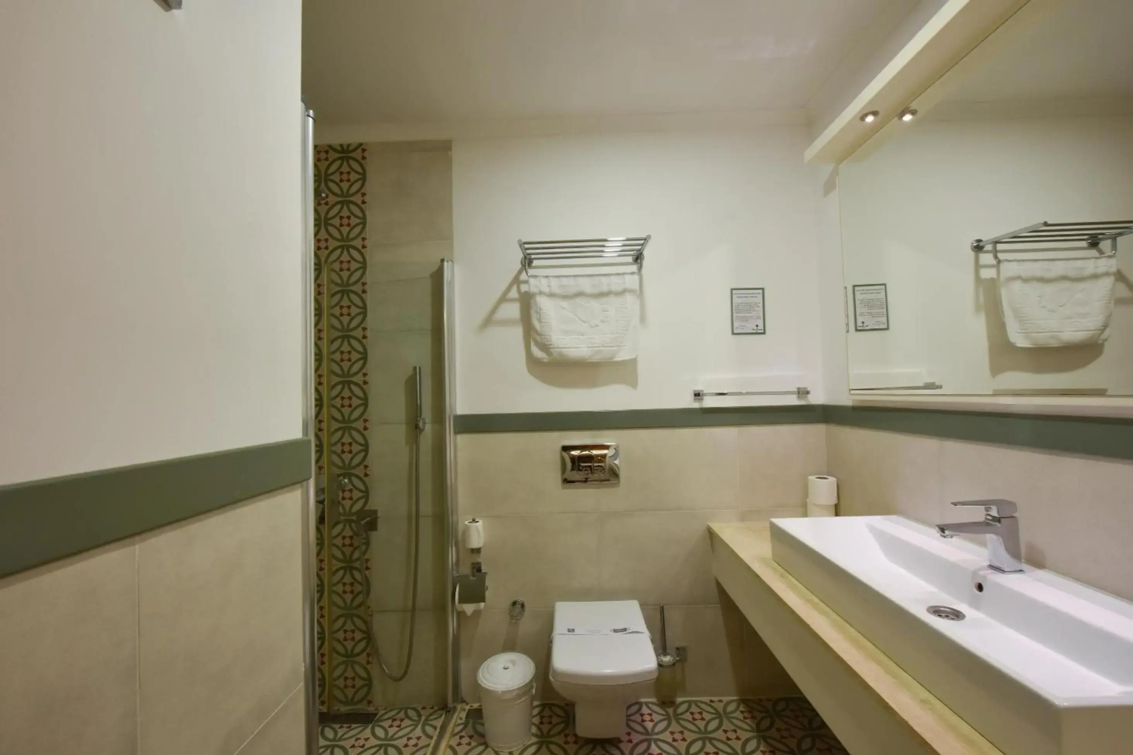 Sea Breeze Hotel & Apartments